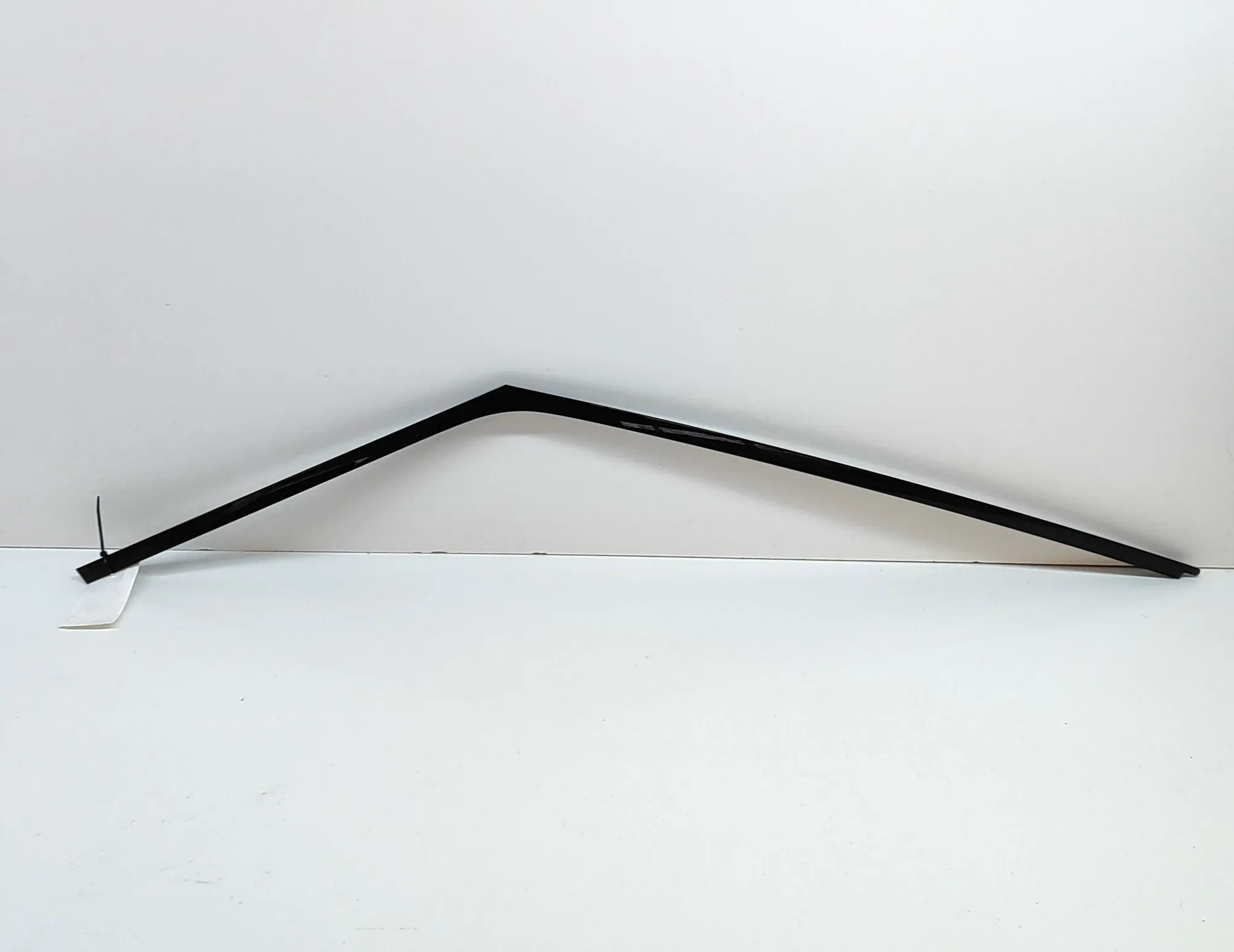 Land Rover Range Rover (L405) Upper door trim strip — front right Upper door trim strip — front right — LAND ROVE...