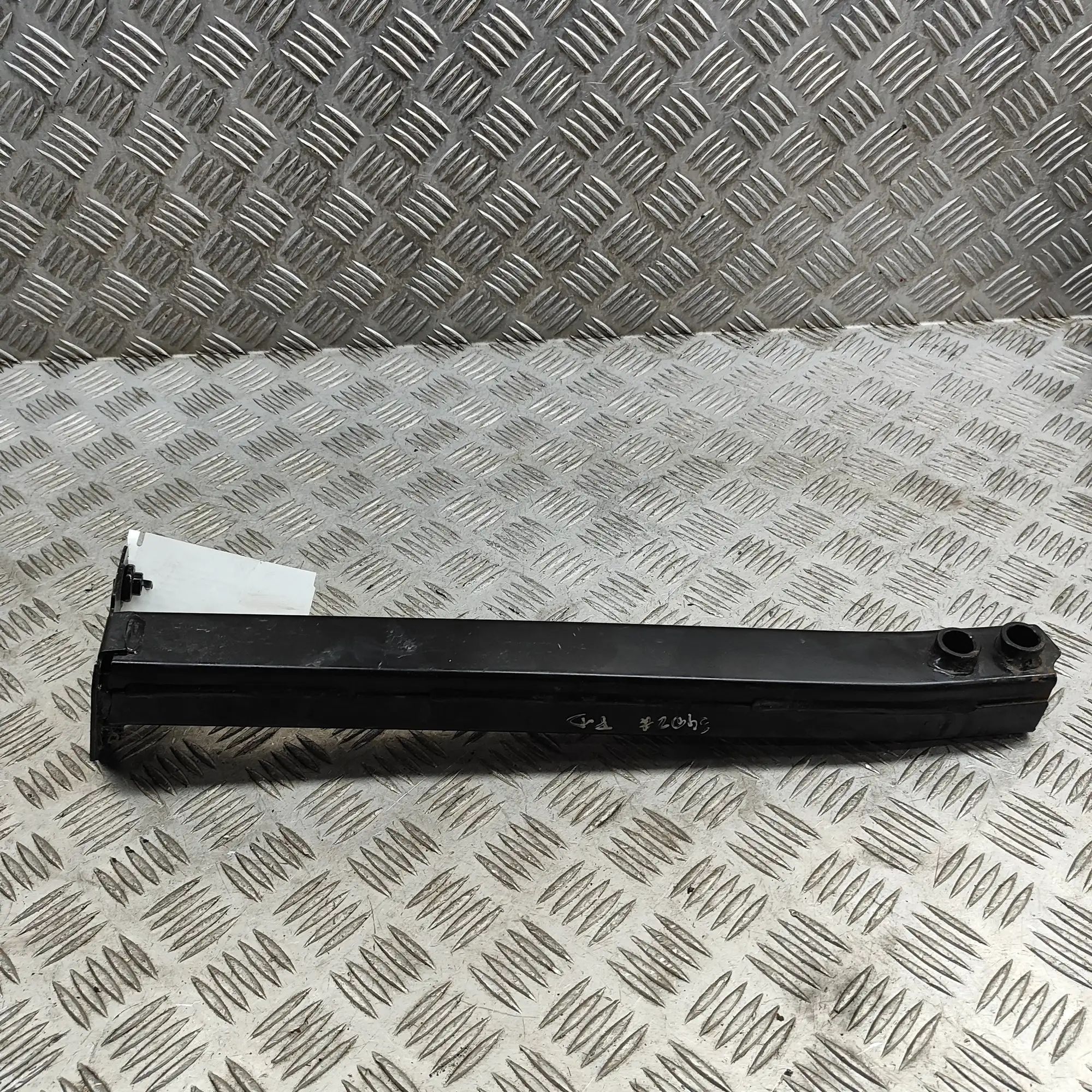 Nissan Juke Right Side Subframe Bracket Right Side Subframe Bracket — NISSAN JUKE (F16)...