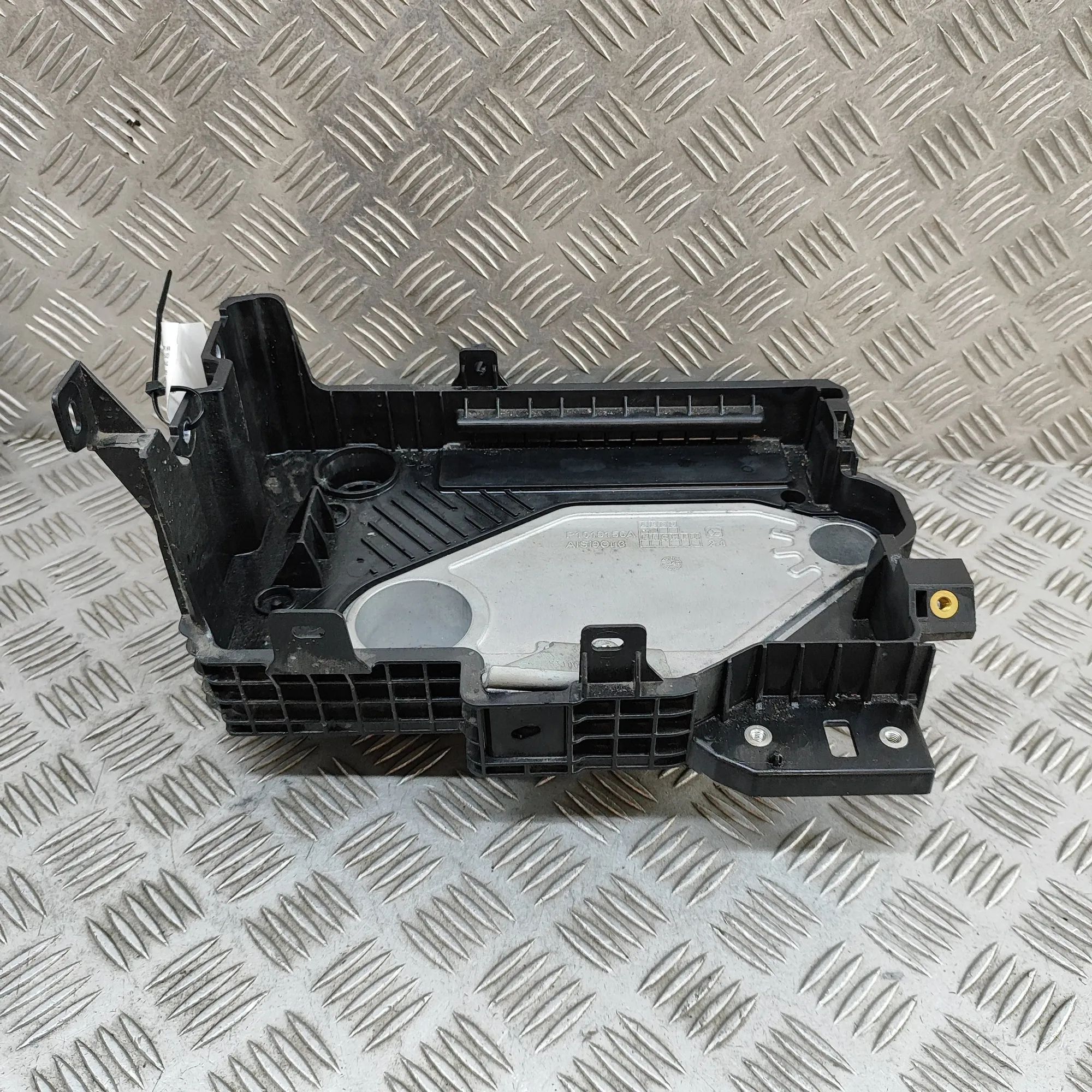 Nissan Juke Battery tray Battery tray — NISSAN JUKE (F16) (2019-...) — P...