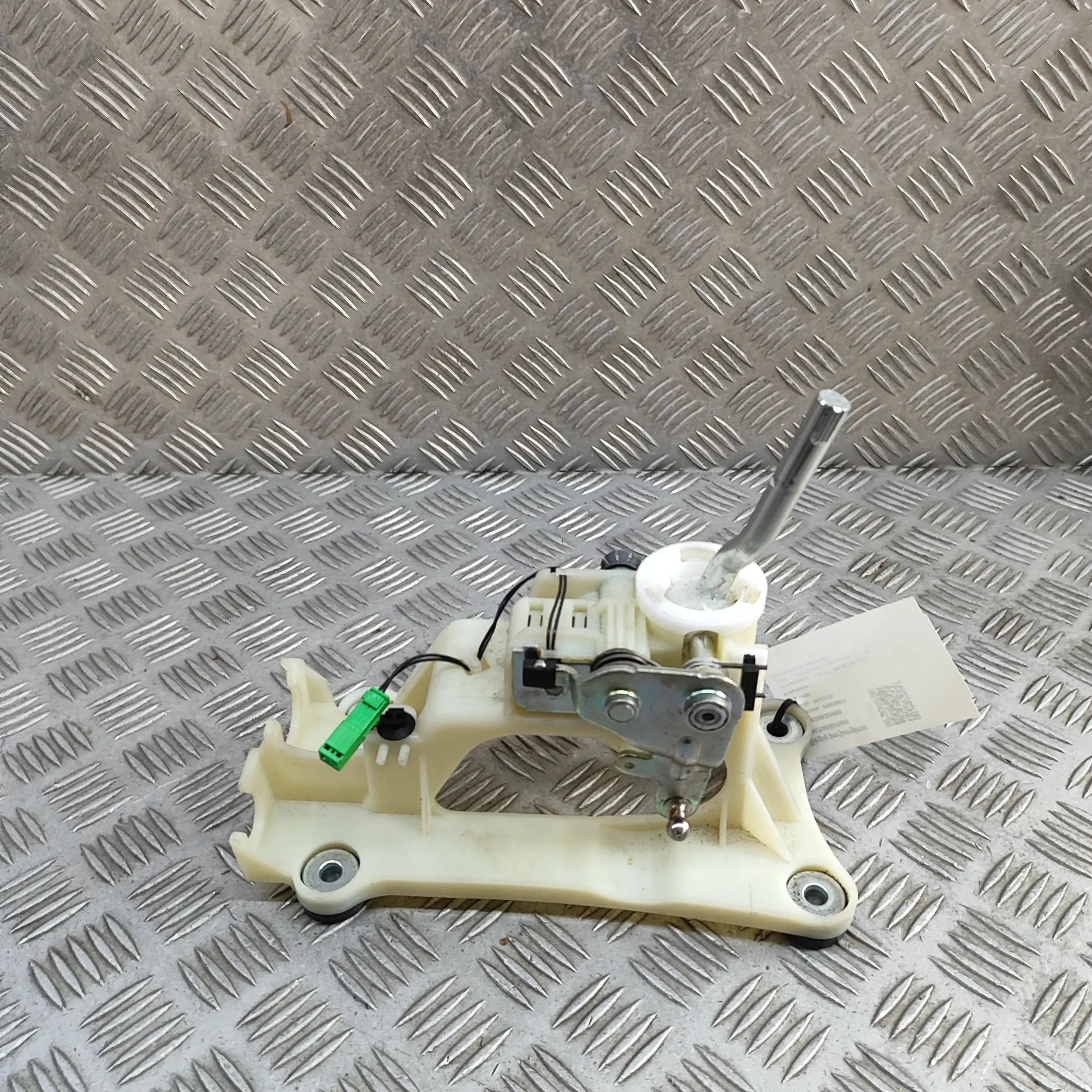 Volvo V60 Gear Shifting Mechanism Gear Shifting Mechanism — VOLVO V60 (II 225, 22...