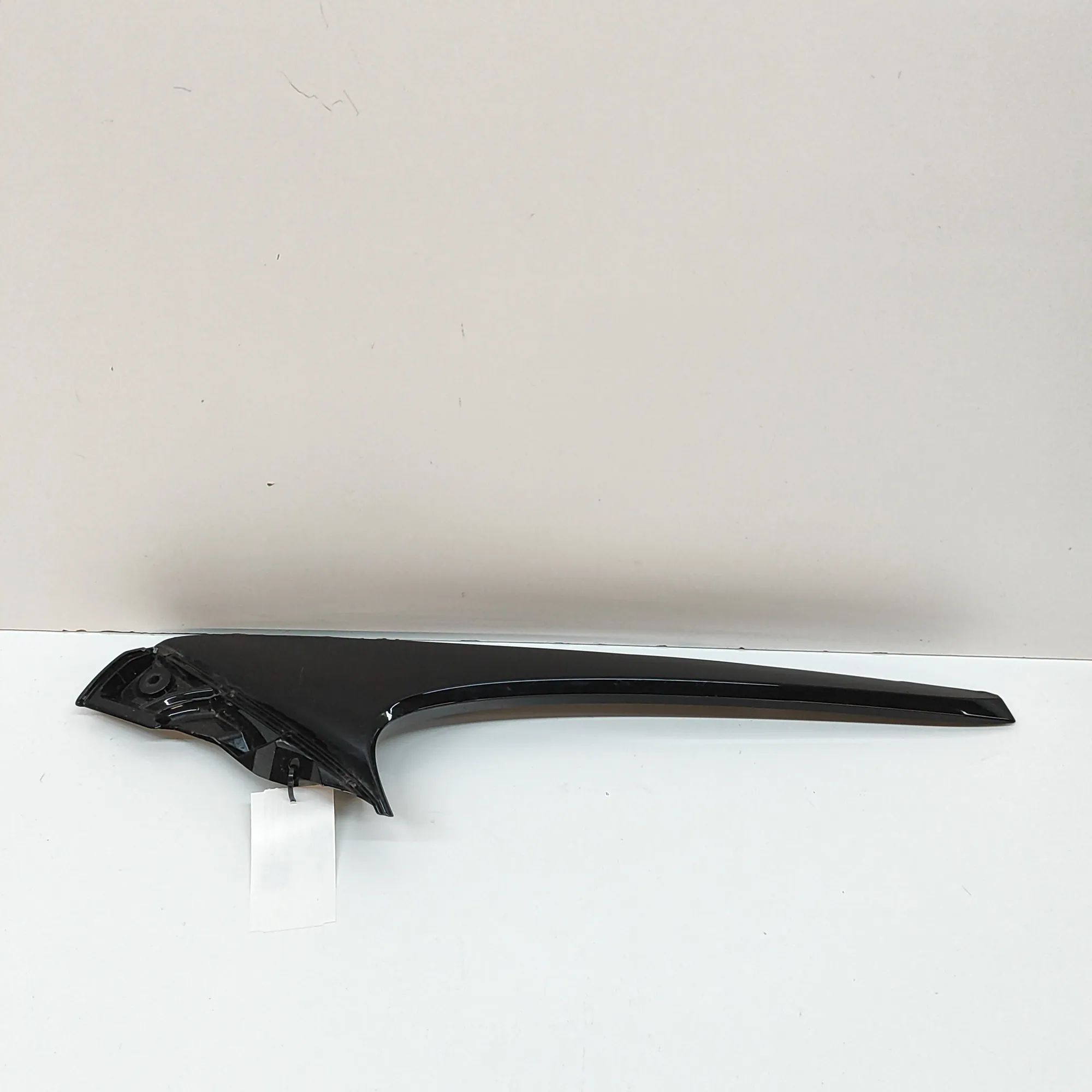 Lexus RX Tailgate Bootlid Trim Tailgate Bootlid Trim — LEXUS RX (_LA1_, _LH1_)...
