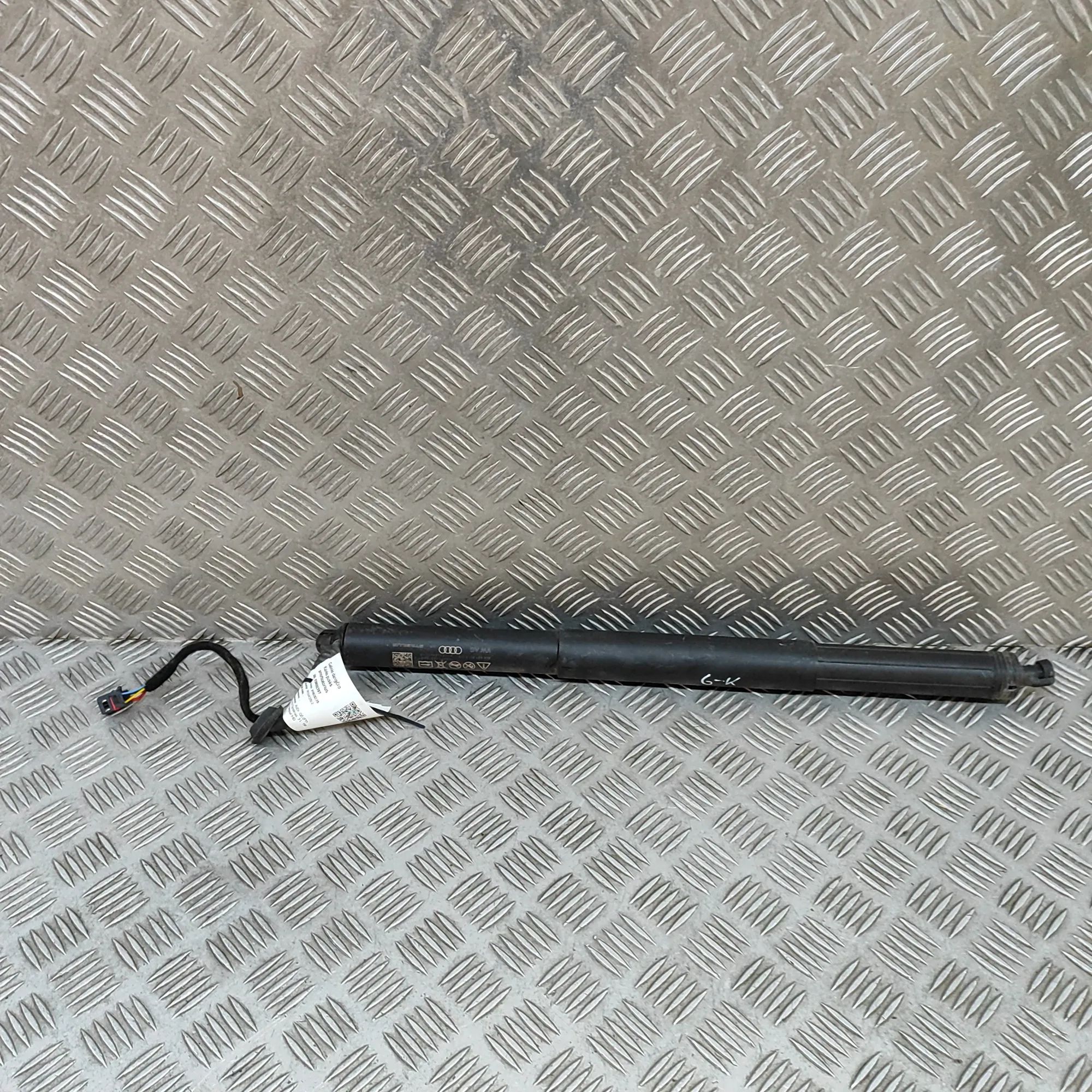 Audi Q5 (FY) Left Side Tailgate Gas Strut Left Side Tailgate Gas Strut — AUDI Q5 (FY) (20...
