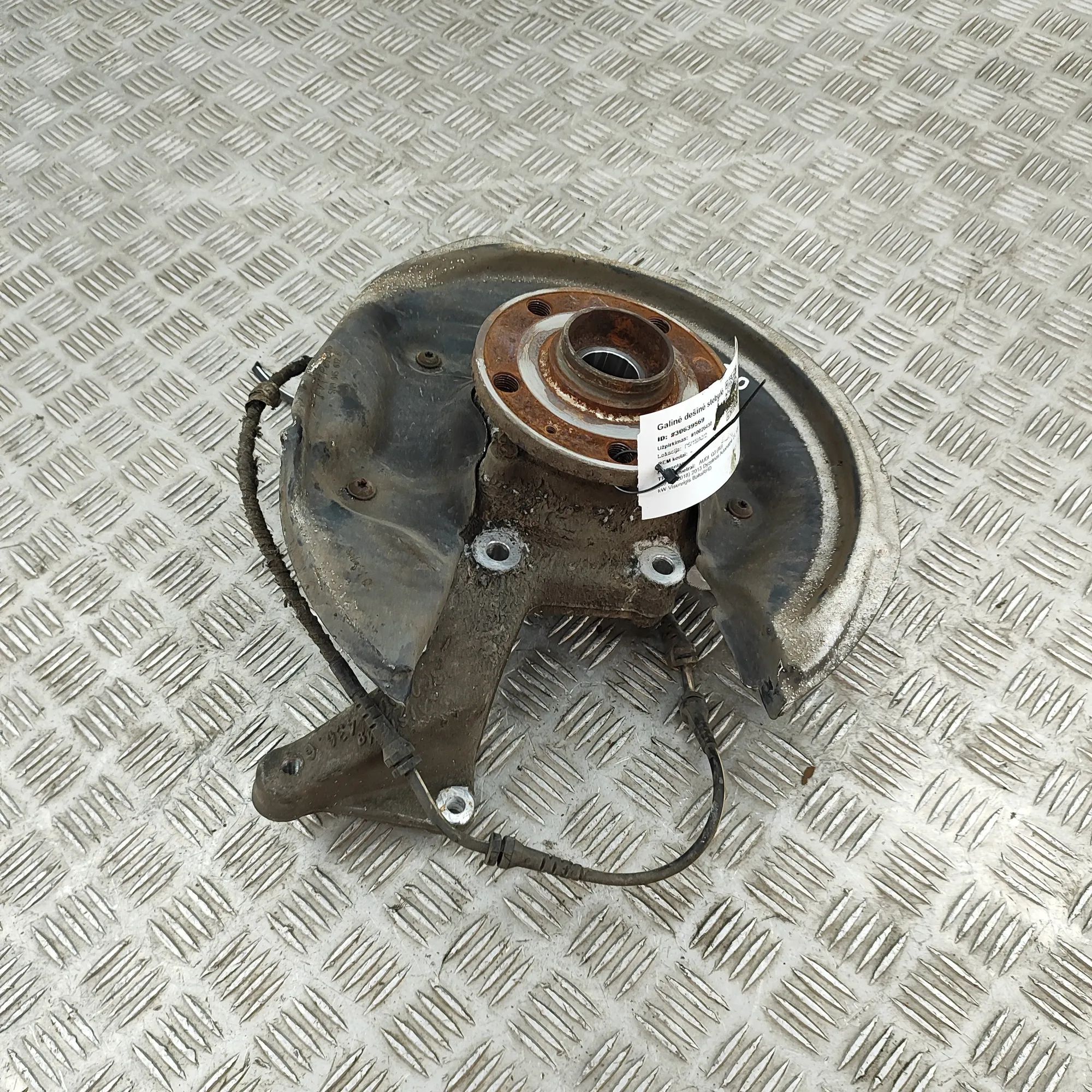 Audi Q3 (8U) Rear Right Wheel Hub Rear Right Wheel Hub — AUDI Q3 (8U) (2011-2018)...