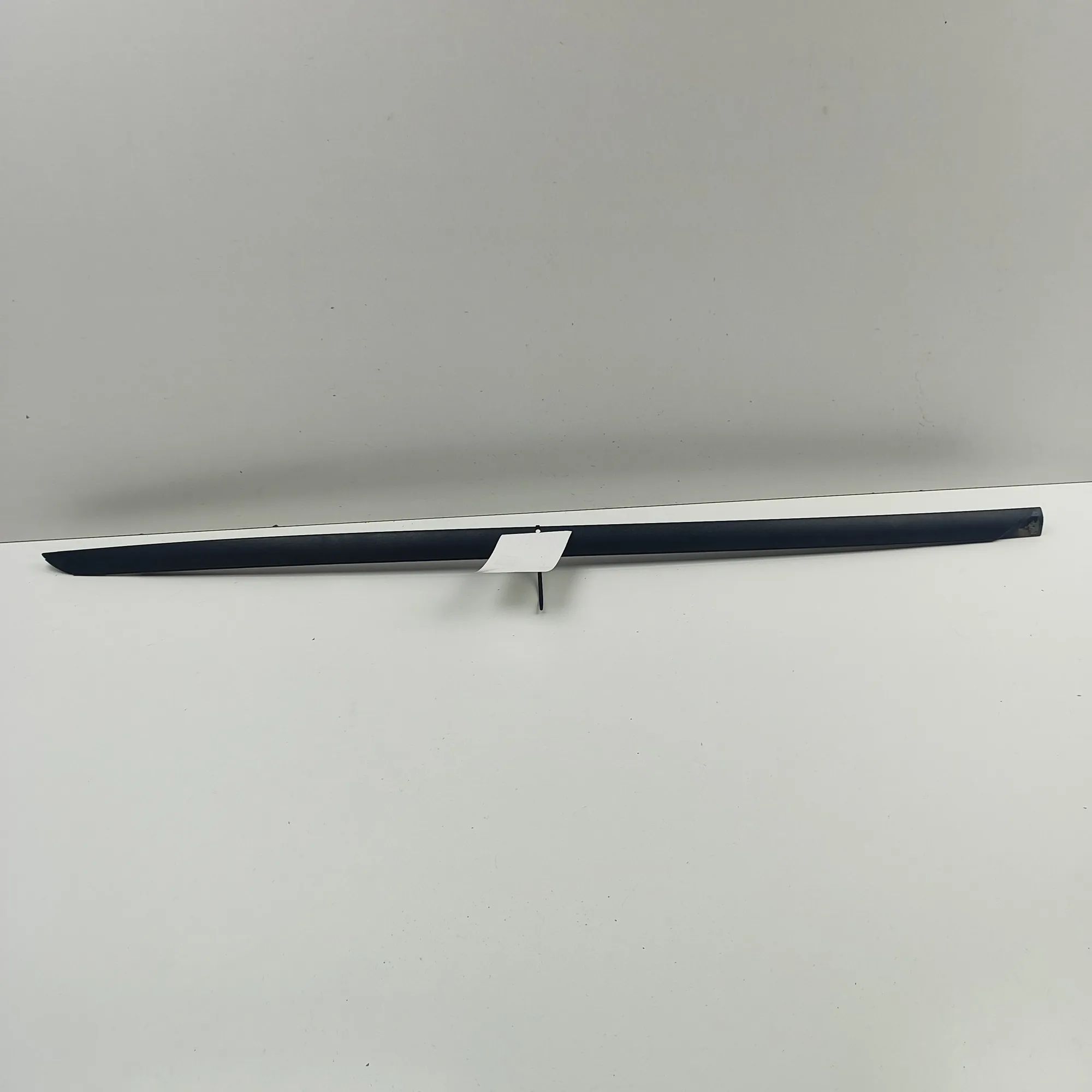 Kia Sportage Windshield Right Vertical Trim Windshield Right Vertical Trim — KIA SPORTAGE (...