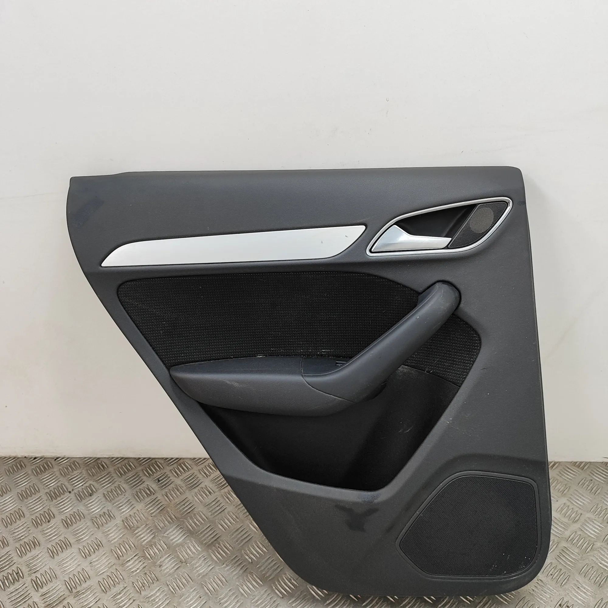 Audi Q3 (8U) Rear Left Door Panel Rear Left Door Panel — AUDI Q3 (8U) (2011-2018)...