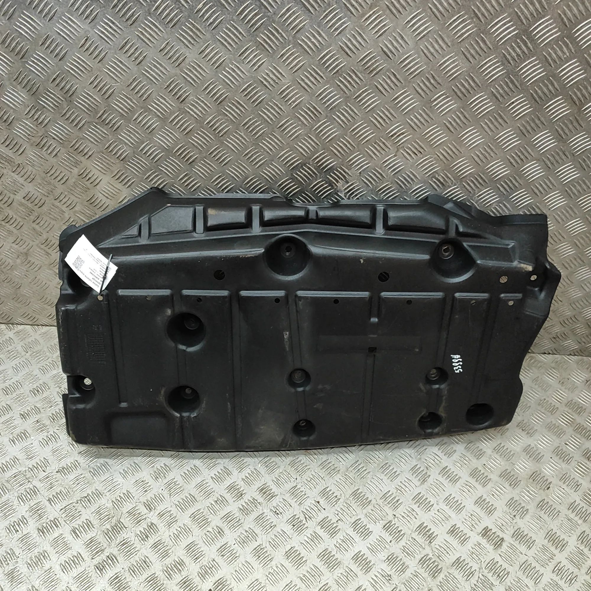 Maserati Levante Rear Middle Underbody Cover Rear Middle Underbody Cover — MASERATI LEVANTE ...