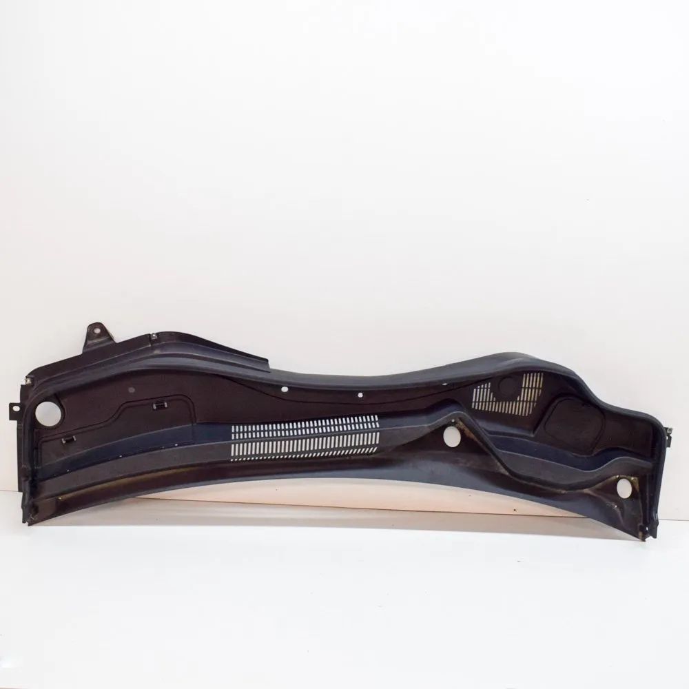 Maserati Levante Front Wiper Cowl Trim Front Wiper Cowl Trim — MASERATI LEVANTE (SUV M...