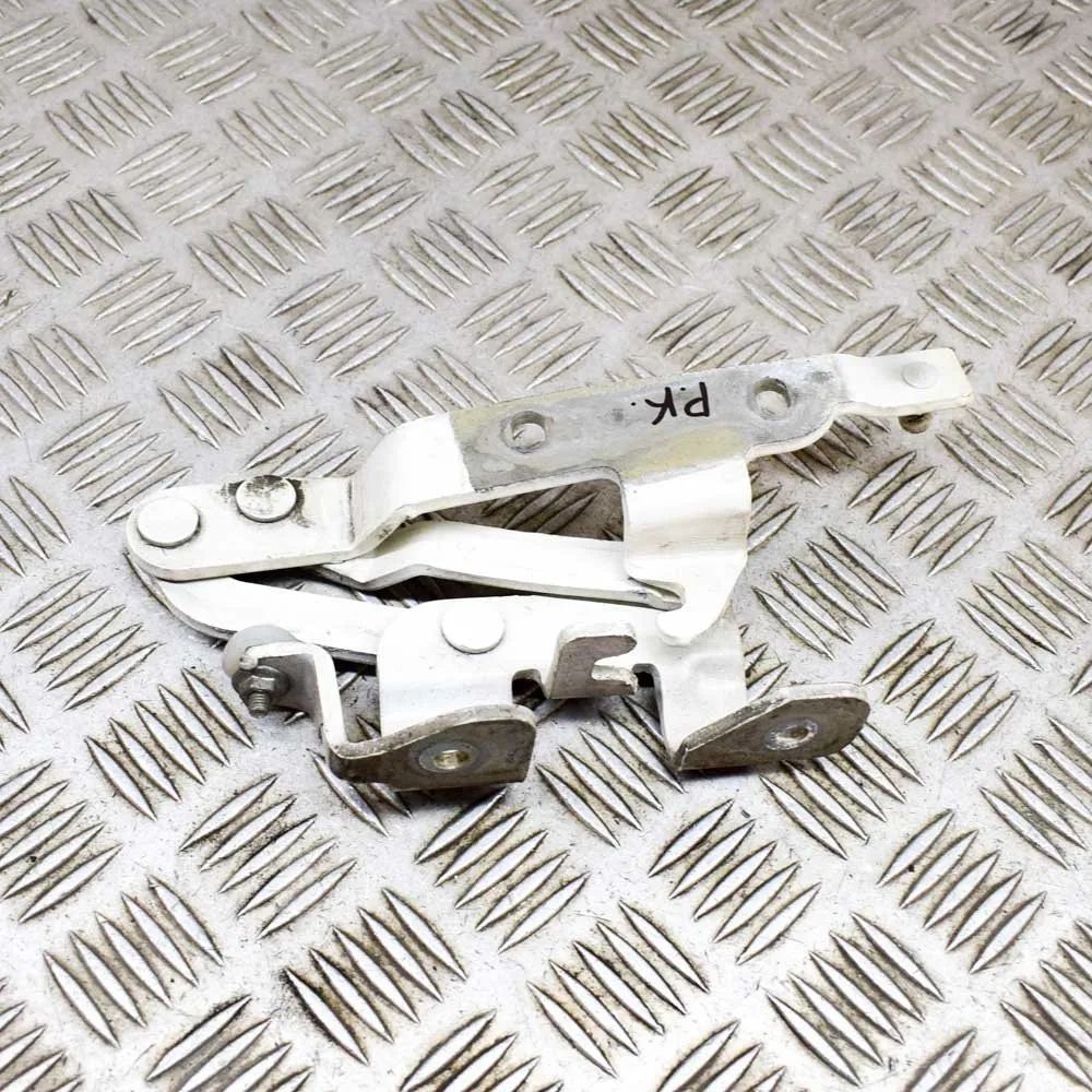 Maserati GranTurismo / GranCabrio Bonnet hinge — front left Bonnet hinge — front left — MASERATI GRAN (TURI...