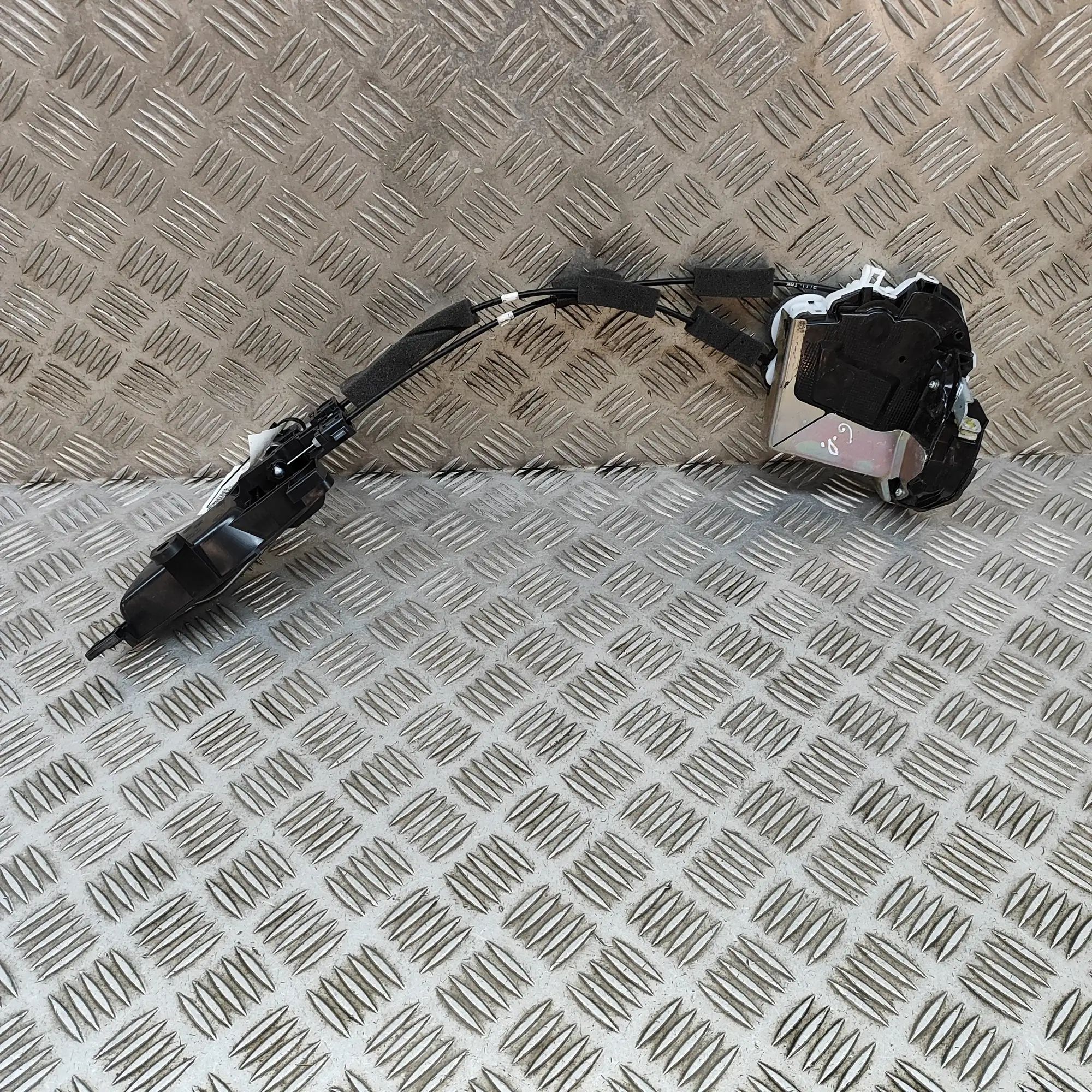 Honda CR-V Door lock — rear right Door lock — rear right — HONDA CR-V (V RW) (201...