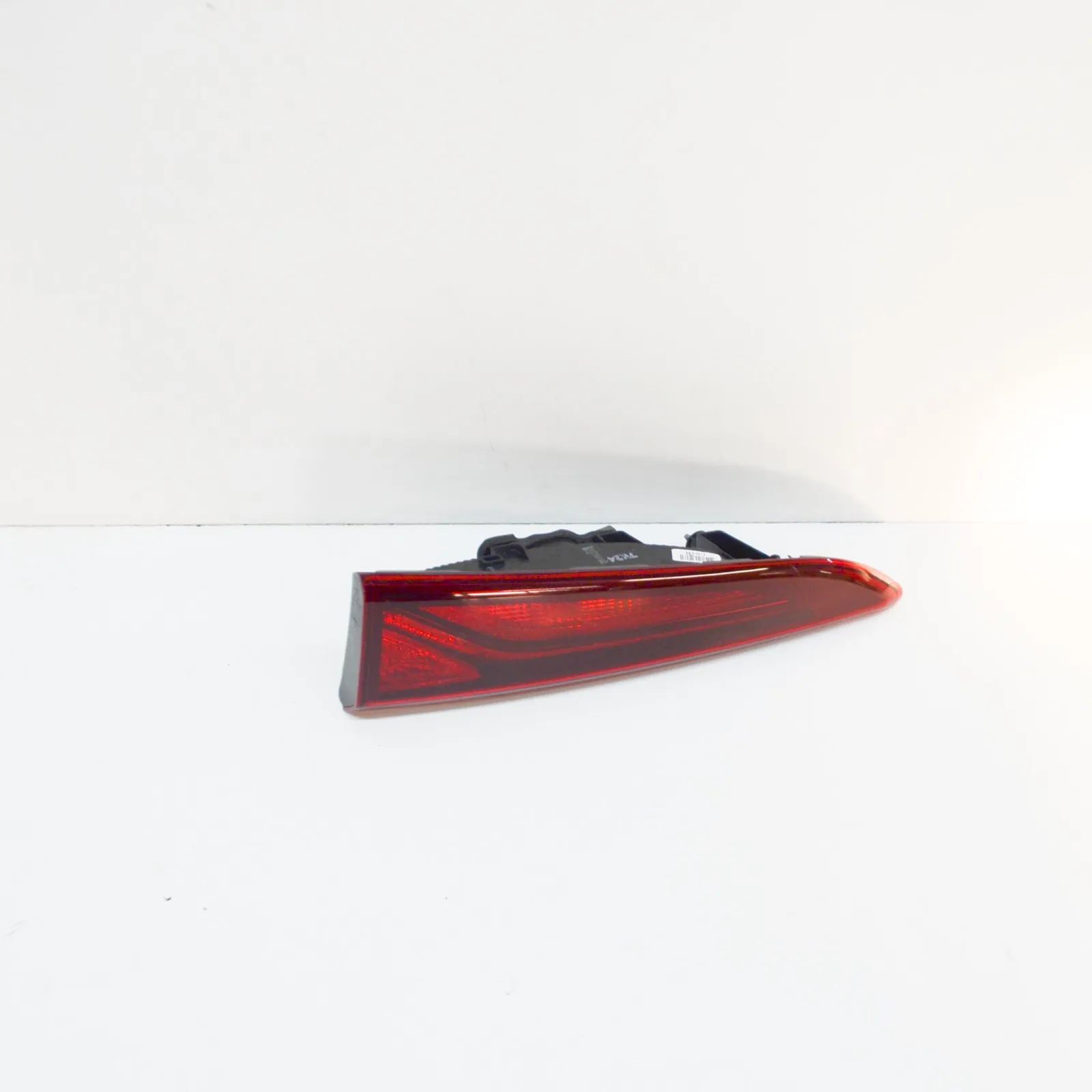 Hyundai Kona Right Side Tailgate Tail Light Right Side Tailgate Tail Light — HYUNDAI KONA (...