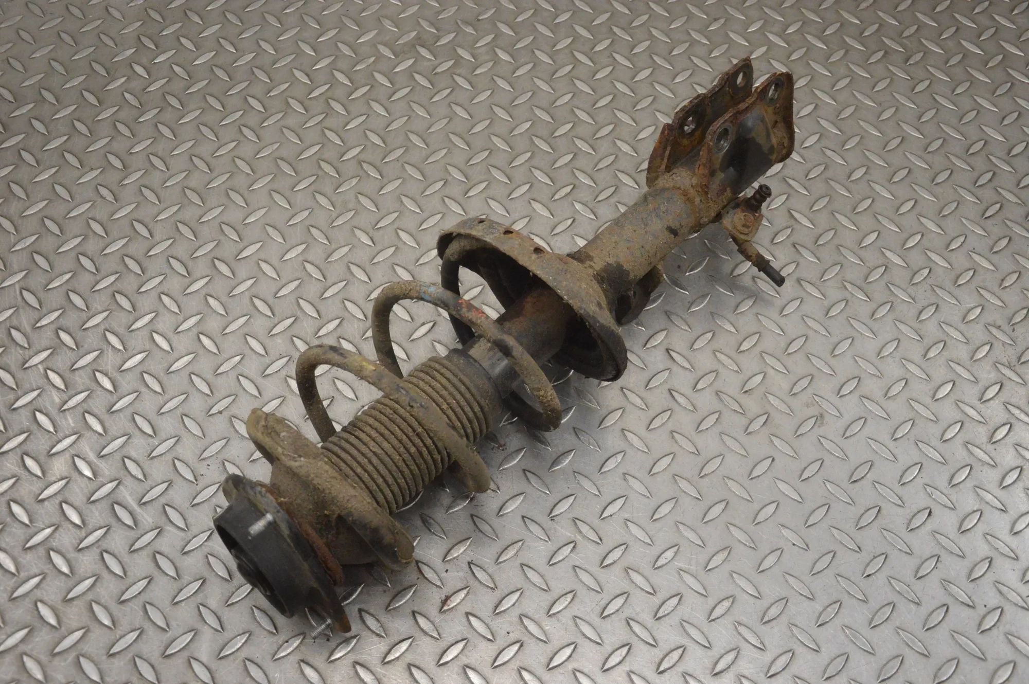 Subaru Outback Shock absorber — front right Shock absorber — front right — SUBARU OUTBACK (...