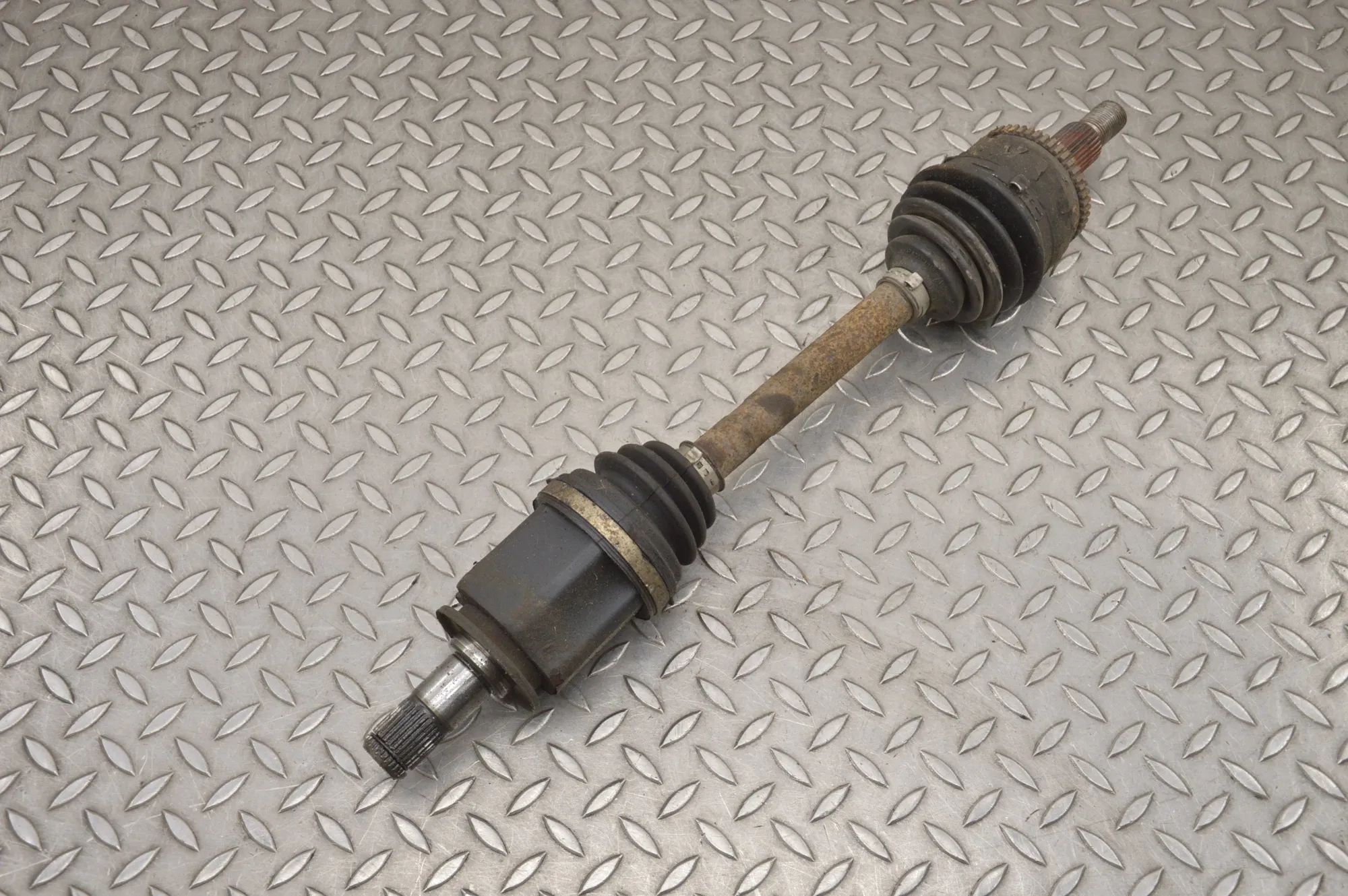 Land Rover Discovery Front Left Driveshaft Front Left Driveshaft — LAND ROVER DISCOVERY (I...