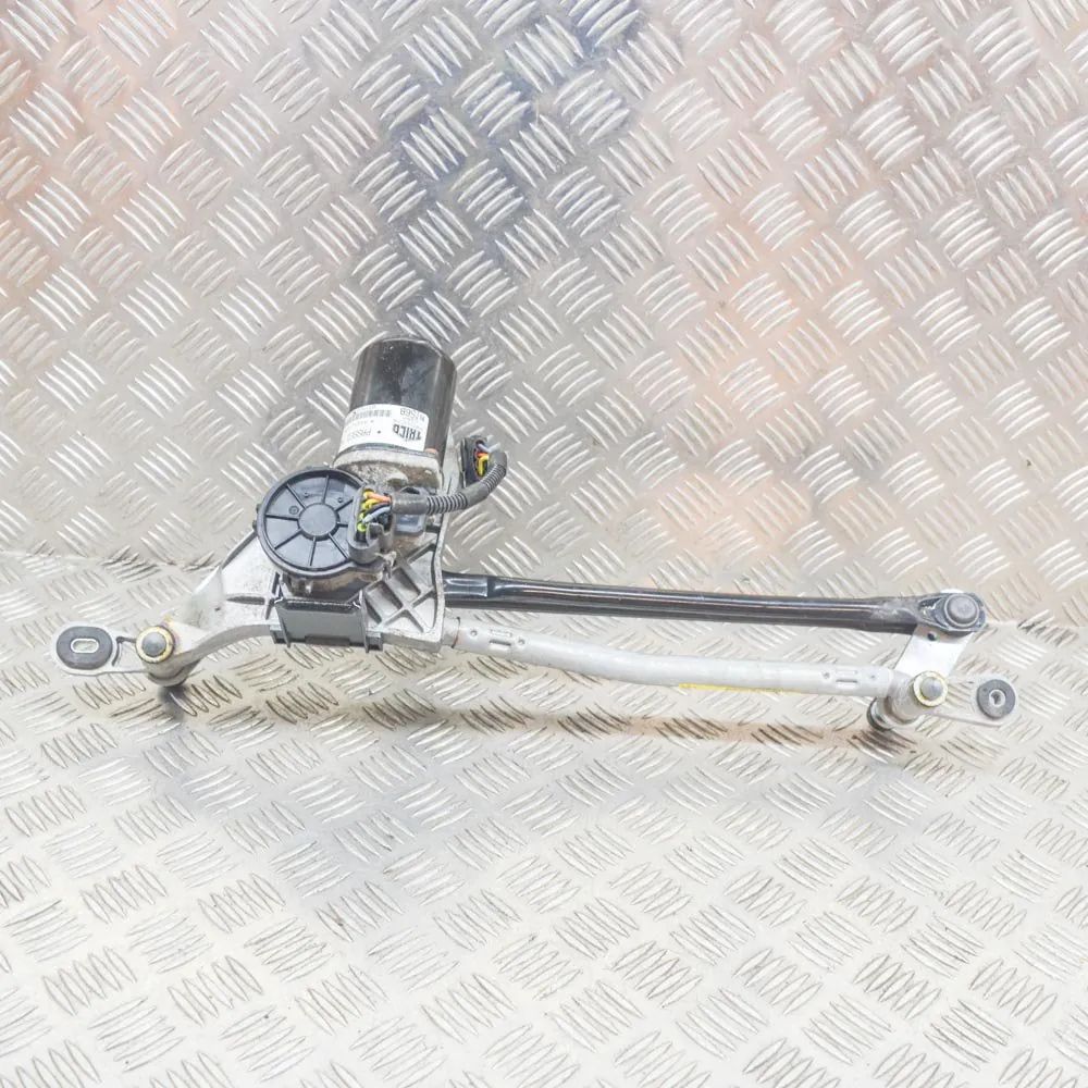 Maserati Ghibli Front Windshield Wiper Mechanism Front Windshield Wiper Mechanism — MASERATI GHI...