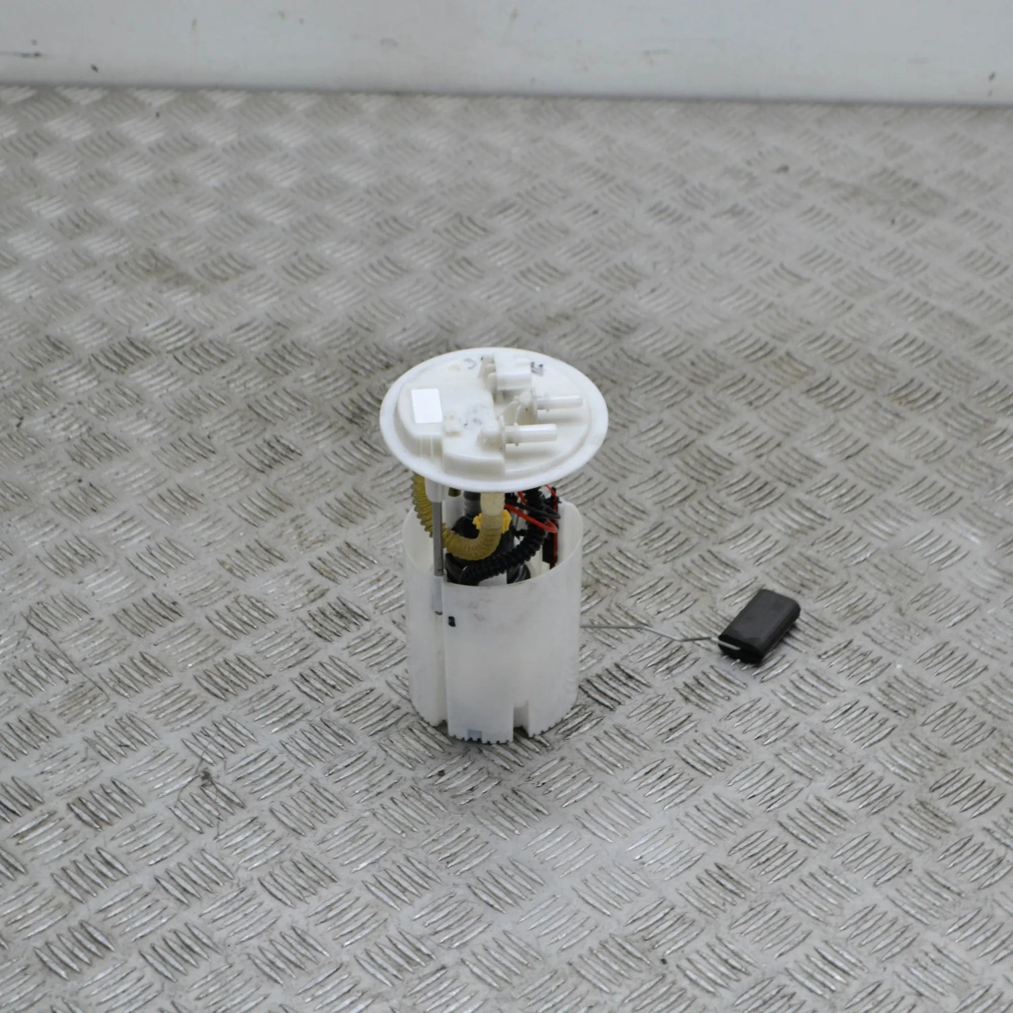 Opel Vivaro (B) Fuel Tank Pump Fuel Tank Pump — OPEL VIVARO (Van) (2014-...) —...