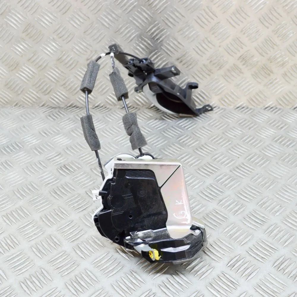 Honda CR-V Door lock — rear left Door lock — rear left — HONDA CR-V (V RW) (2017...