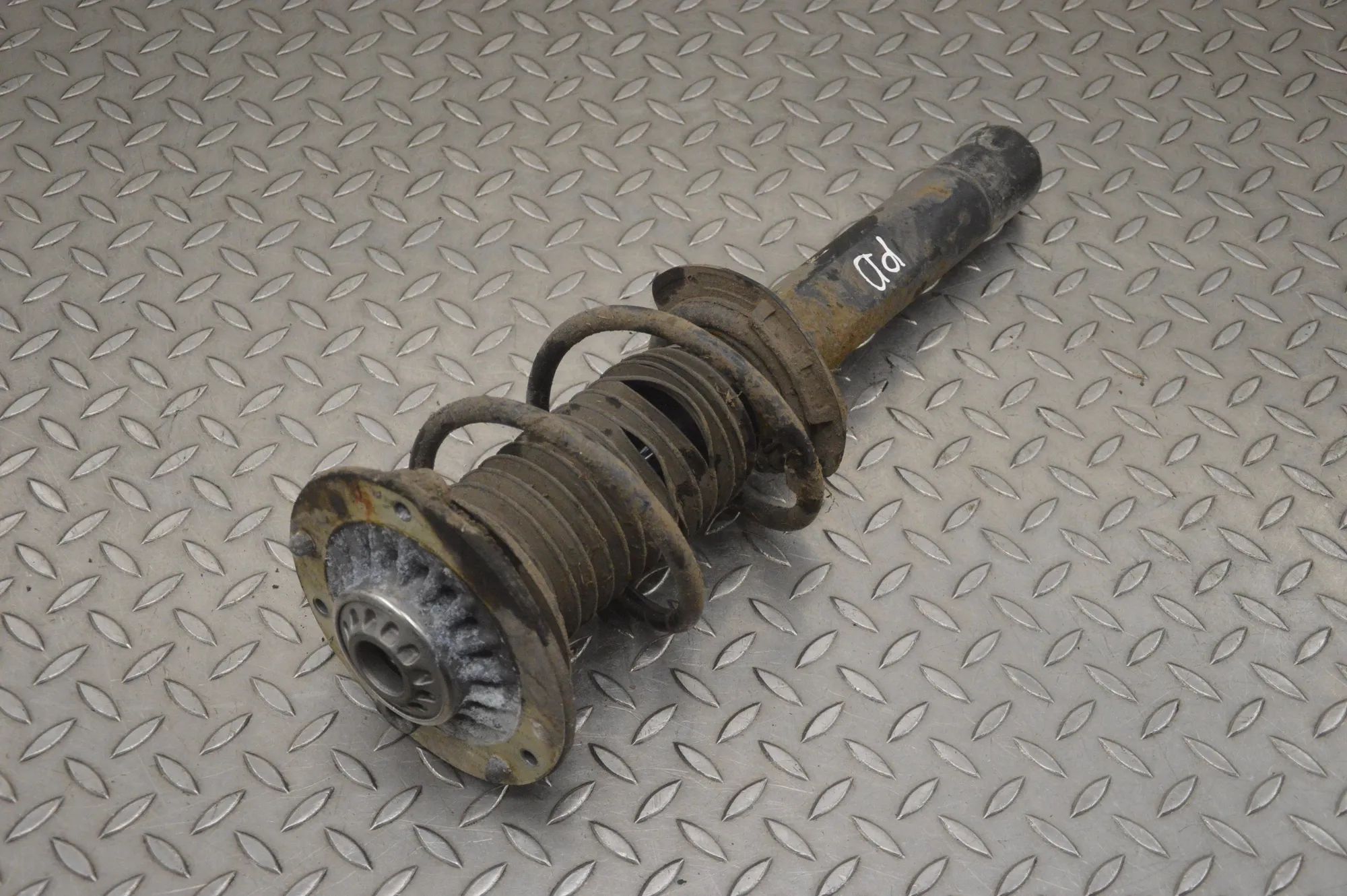 Mini One, Cooper (F55 / F56 / F57) Shock absorber — front right Shock absorber — front right — MINI COOPER (F56...