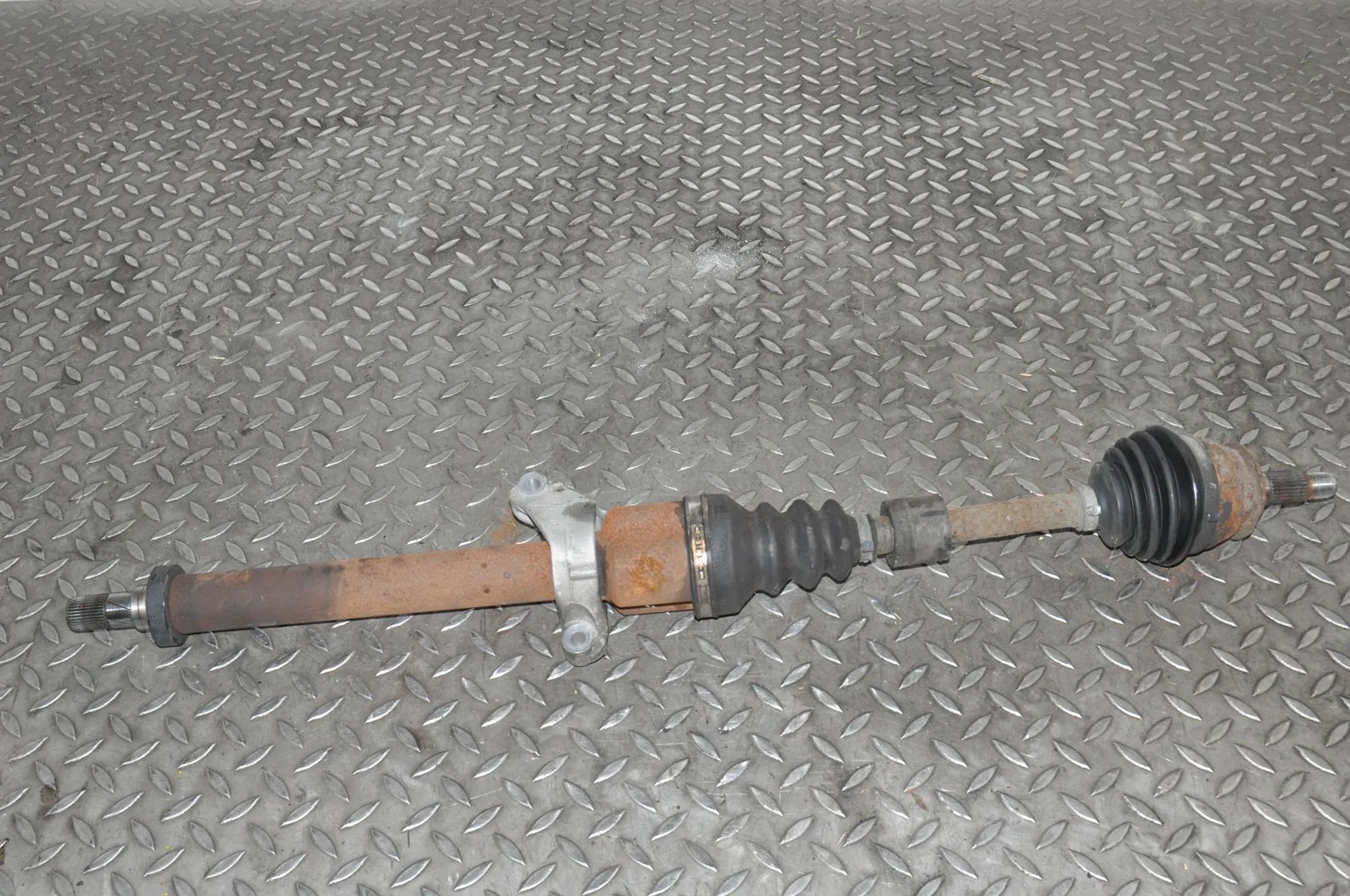 Mini One, Cooper, Clubman (R55 - R59) Front Right Driveshaft Front Right Driveshaft — MINI COOPER (R56) (200...
