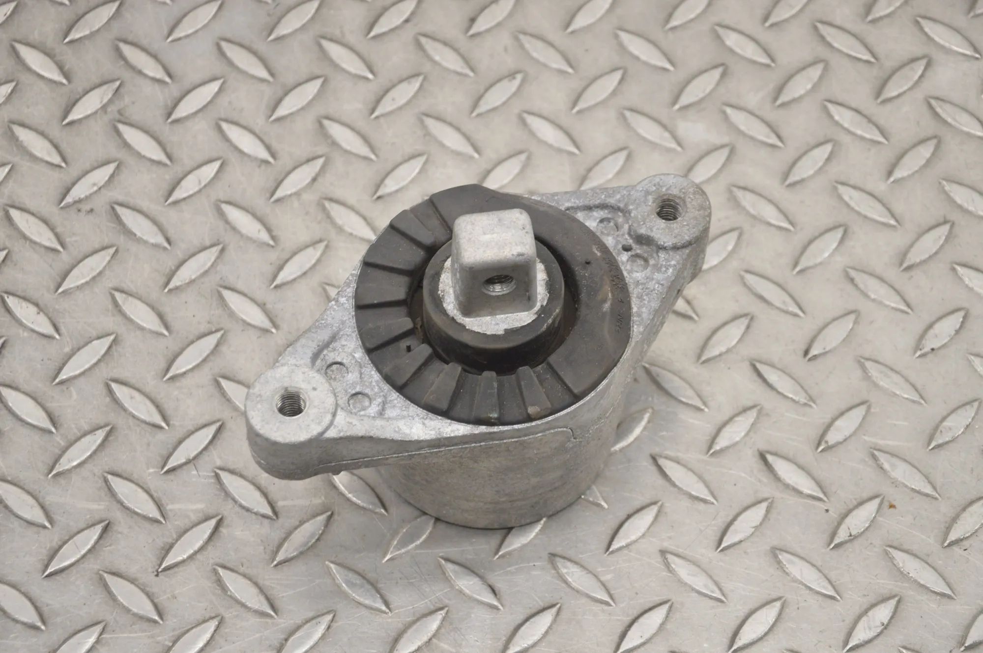 Maserati Ghibli Left Side Engine Mount Left Side Engine Mount — MASERATI GHIBLI (M157)...