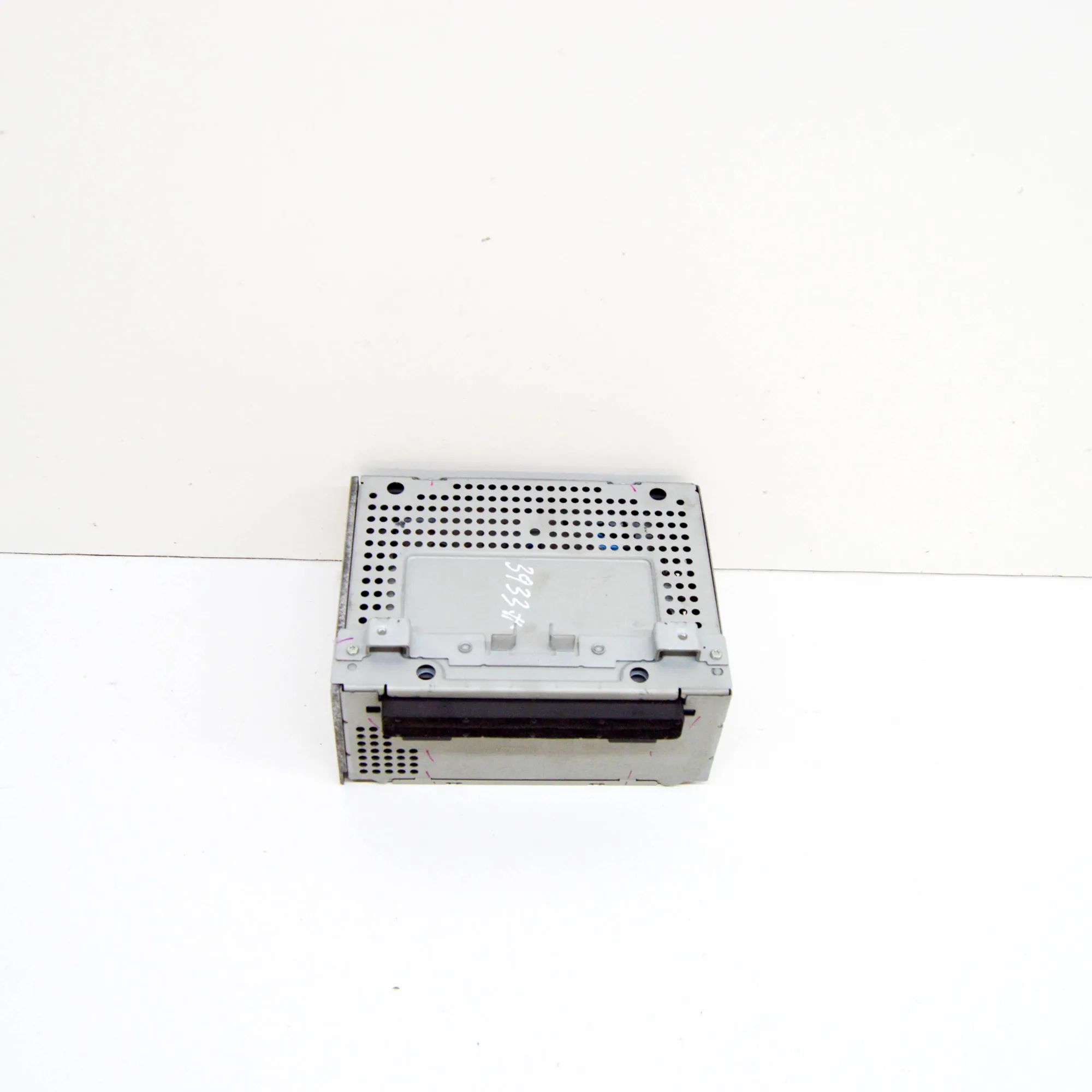 Ford Fiesta Radio / CD / navigation head unit Radio / CD / navigation head unit — FORD FIESTA...