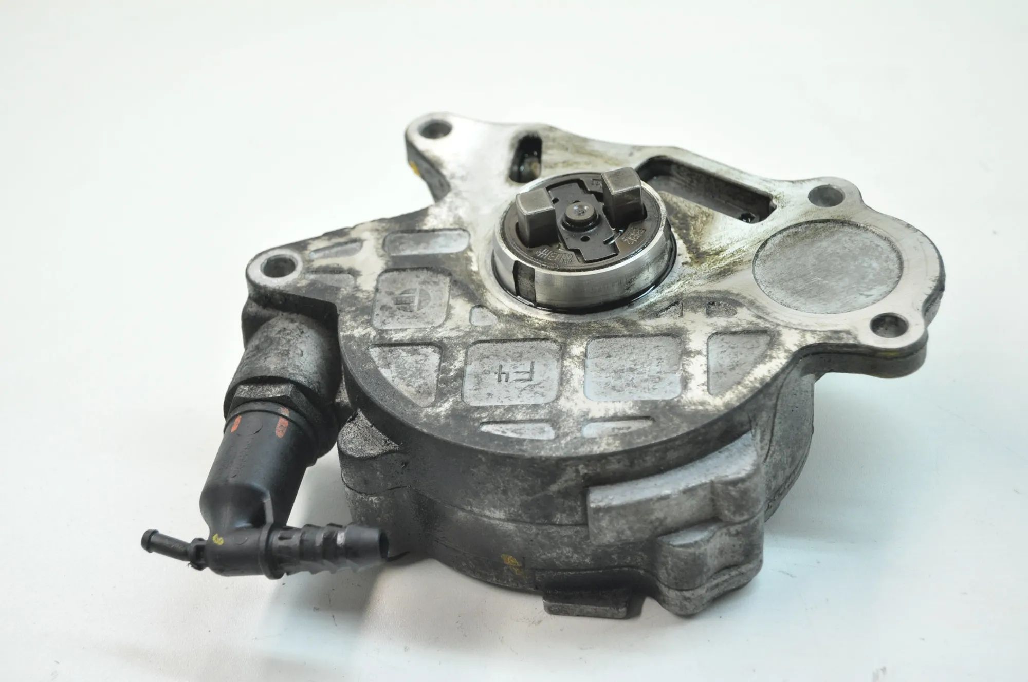 Audi Q3 (8U) Vaakum pump Vacuum Pump — AUDI Q3 (8U) (2011-2018) — 03L145...