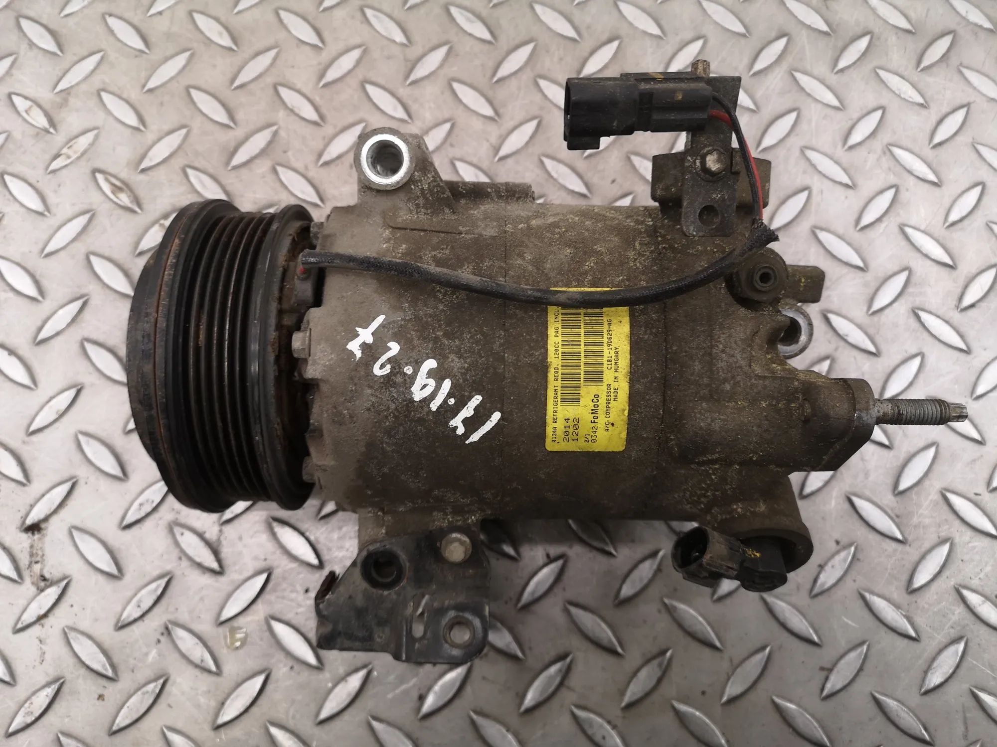 Ford Fiesta Air-conditioning compressor Air-conditioning compressor — FORD FIESTA (VI) ...