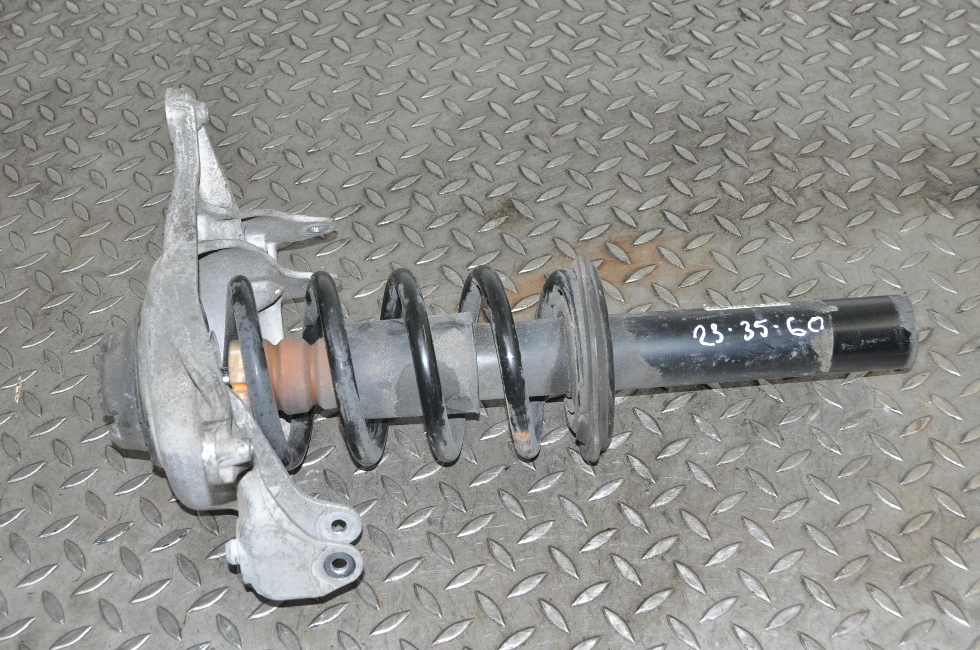 Audi Q5 (8R) Shock absorber — front left Shock absorber — front left — AUDI Q5 (8R) (200...
