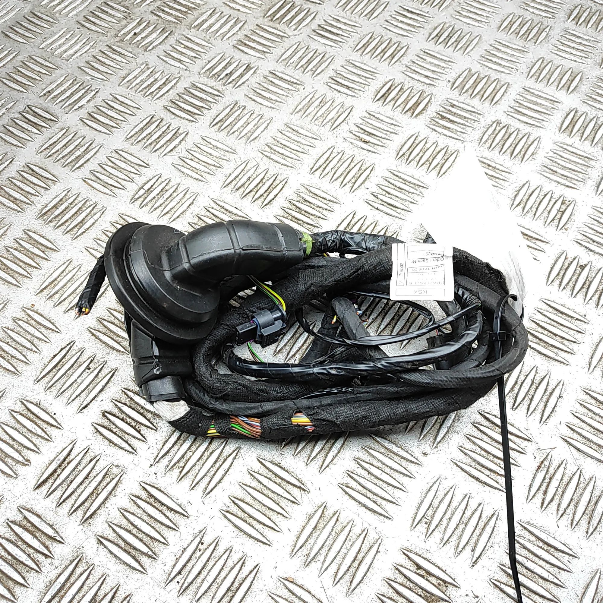 BMW 2 (F22 / F23) Door wiring — front left Door wiring — front left — BMW 2 SERIES COUPE (...