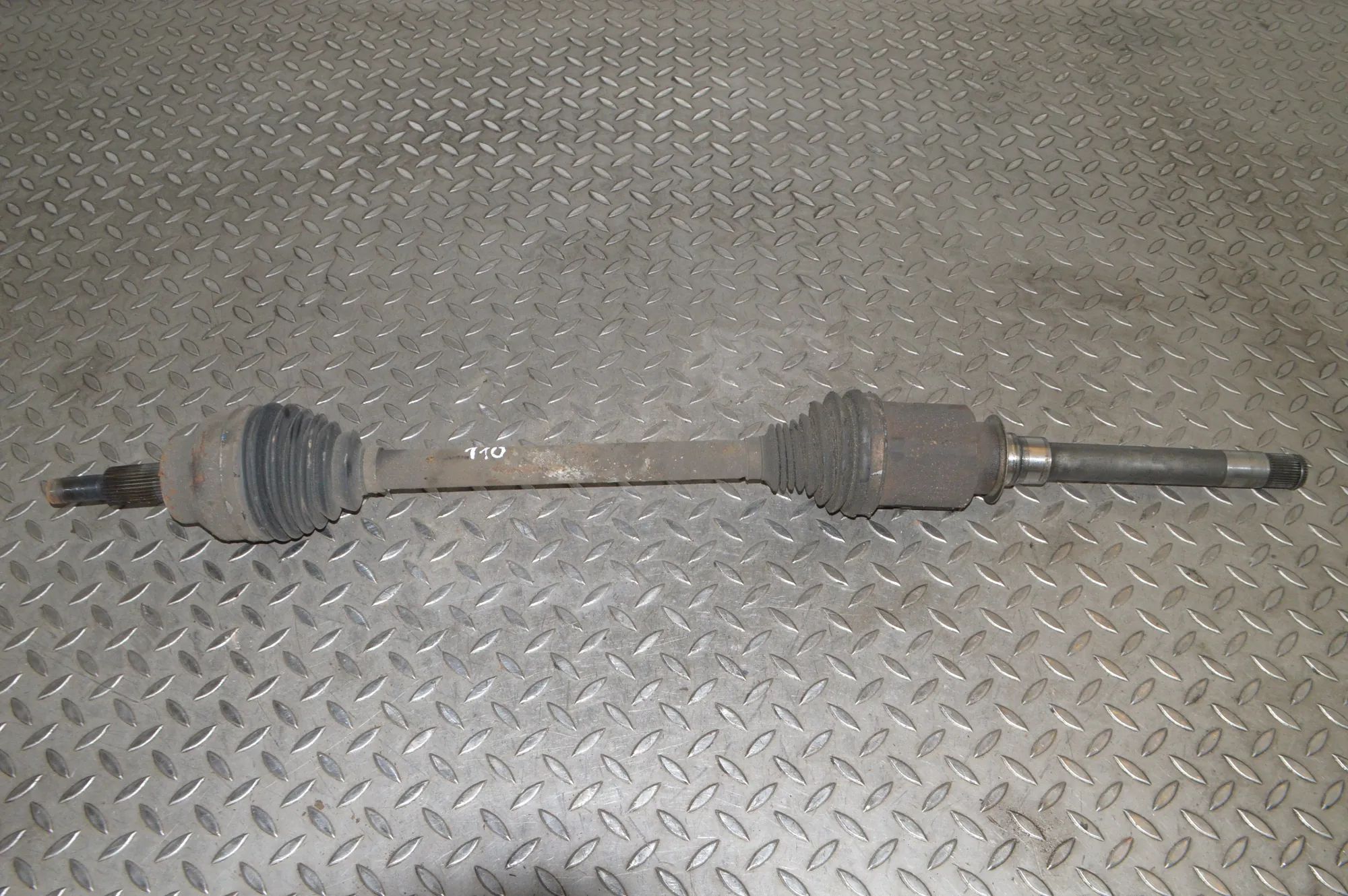 Jeep Grand Cherokee (WK) Front Right Driveshaft Front Right Driveshaft — JEEP GRAND CHEROKEE (I...
