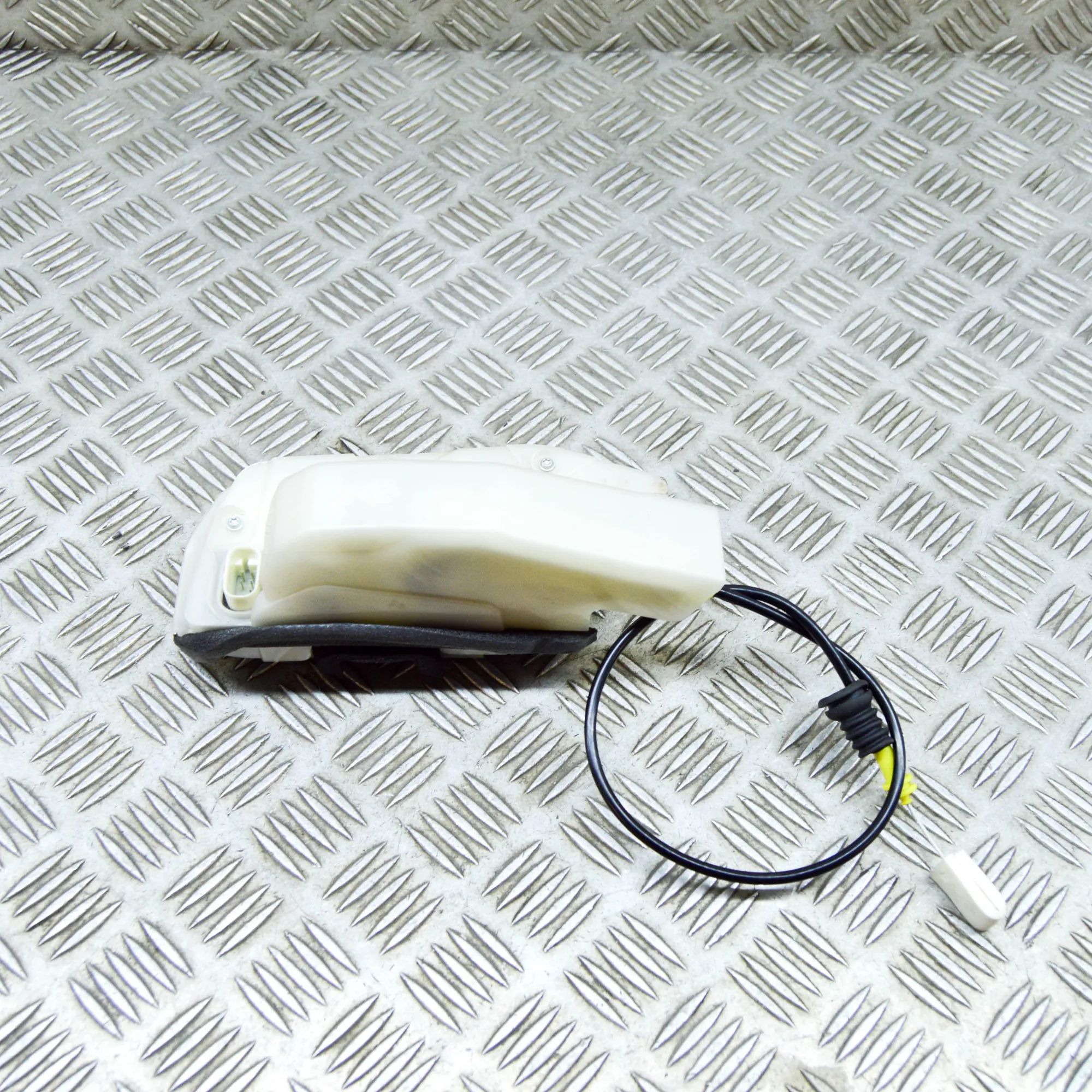 Tesla Model 3 Door lock — rear left Door lock — rear left — TESLA MODEL 3 (2018-......