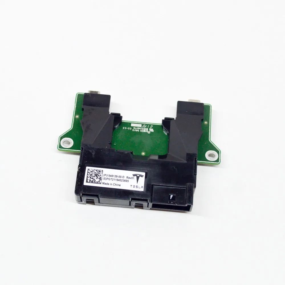 Tesla Model 3 USB USB — TESLA MODEL 3 (2018-...) — 1546129-61-D

...