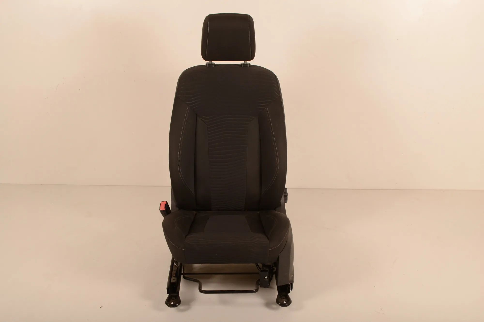 Ford Fiesta Front Left Seat Front left seat — FORD FIESTA (VI) (2008-...)

...