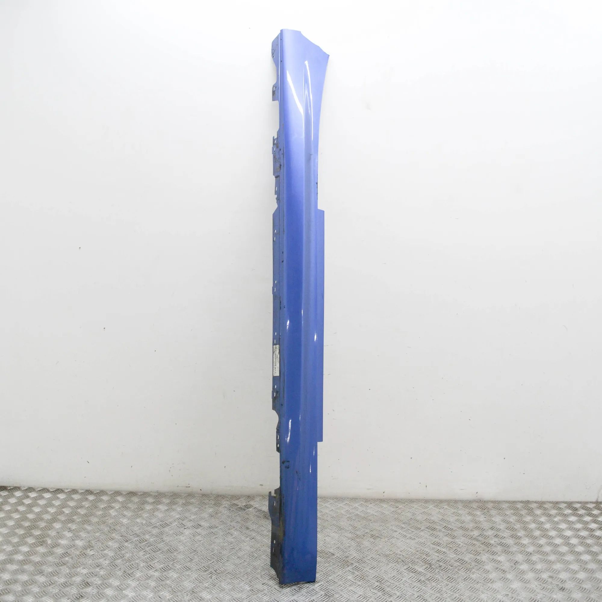 BMW 2 (F22 / F23) Right Side Plastic Sideskirt Cover Right Side Plastic Sideskirt Cover — BMW 2 SERI...