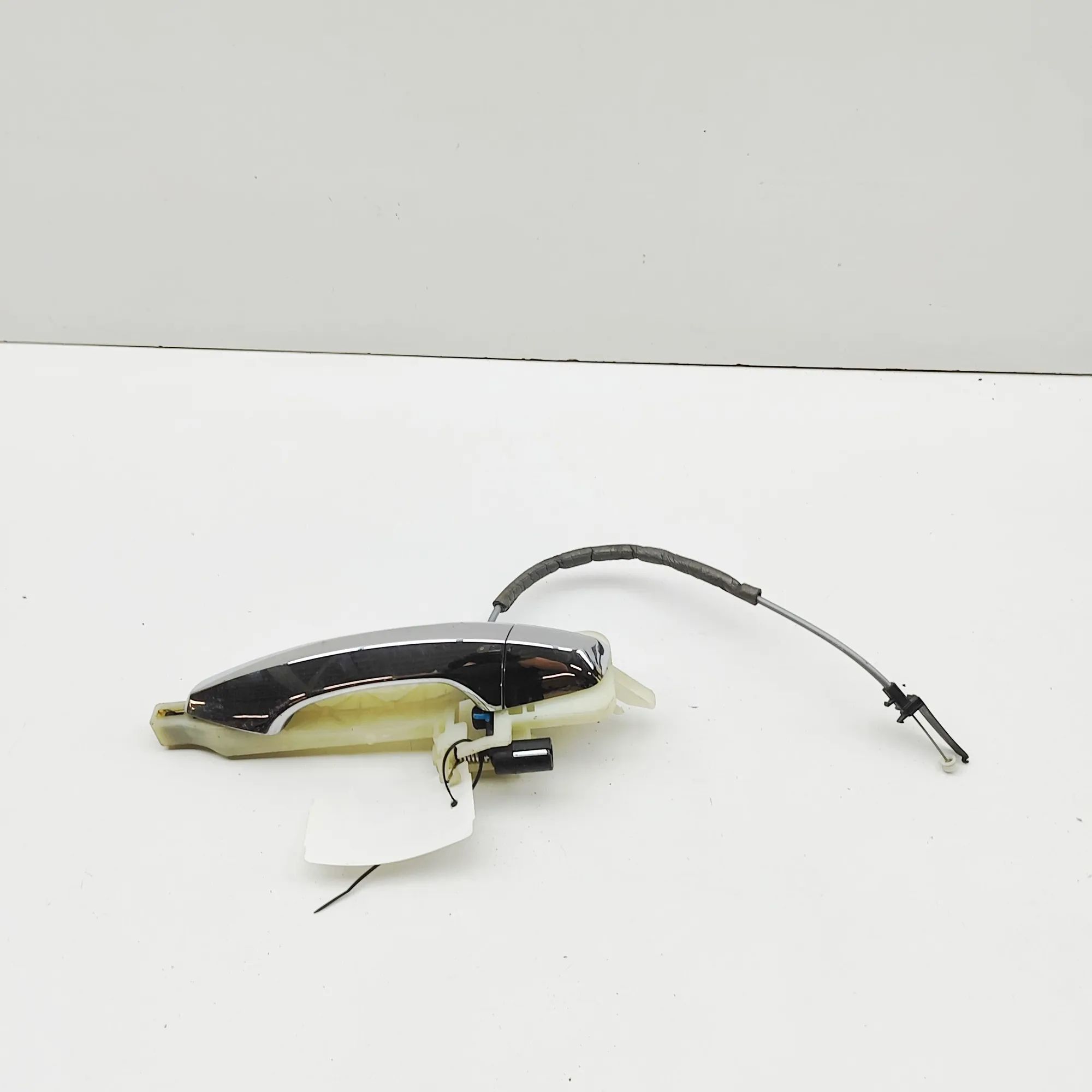 Hyundai Santa Fe Exterior door handle — rear left Exterior door handle — rear left — HYUNDAI SANT...