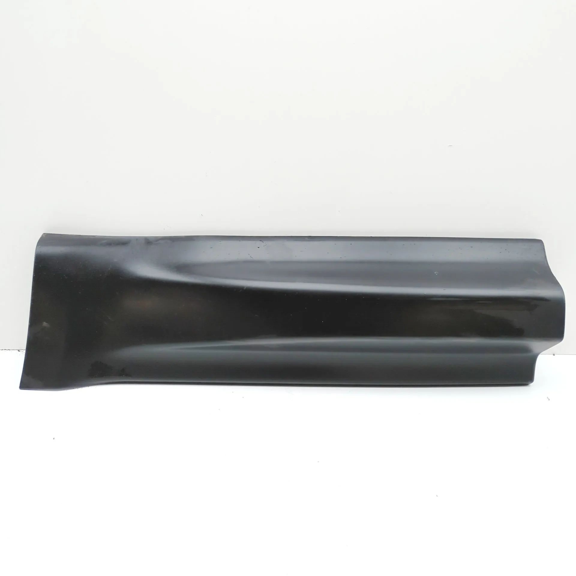 Land Rover Range Rover Sport (L494) Lower door moulding — rear left Lower door moulding — rear left — LAND ROVER RA...