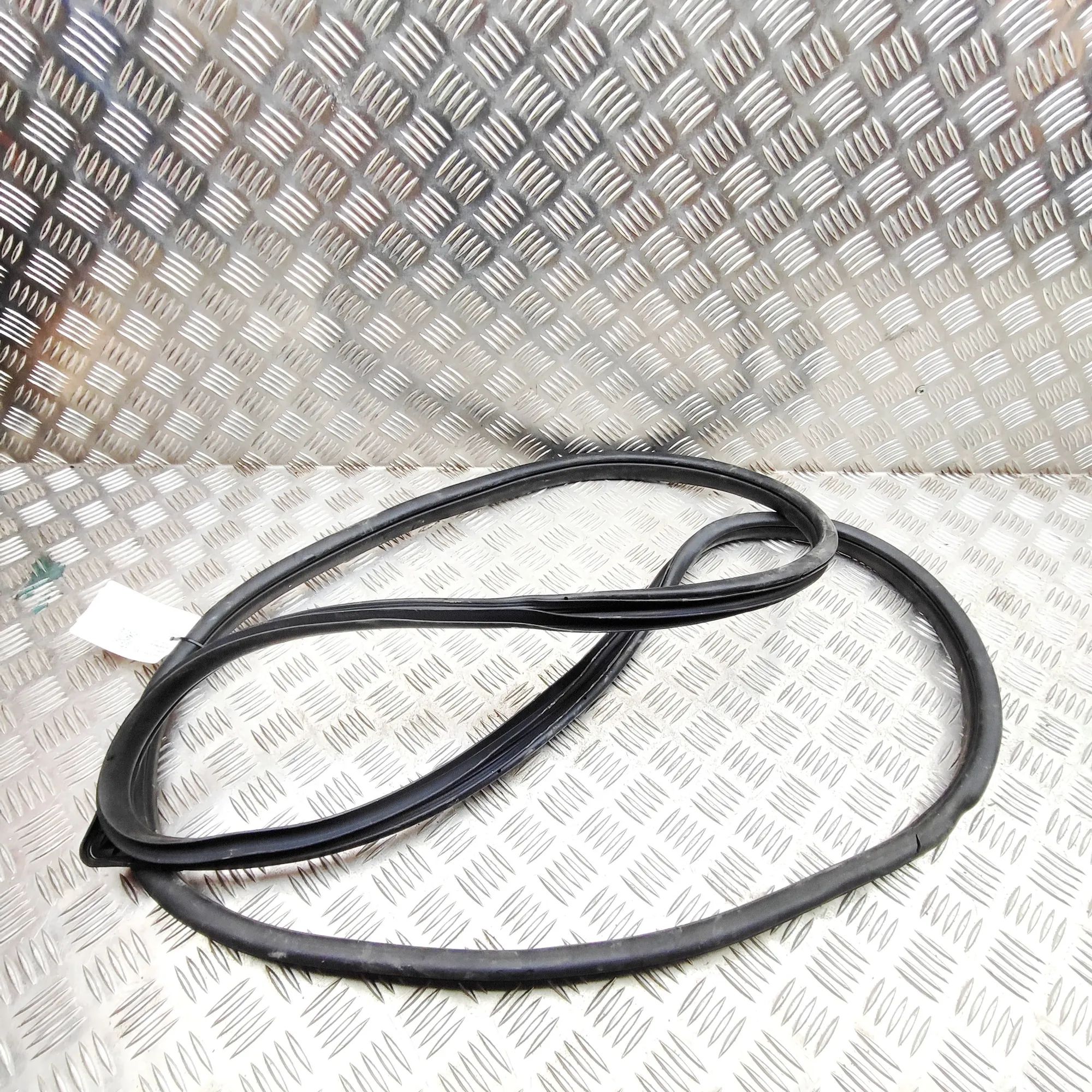Kia Niro Door rubber seal — front left Door rubber seal — front left — KIA NIRO (2016-...