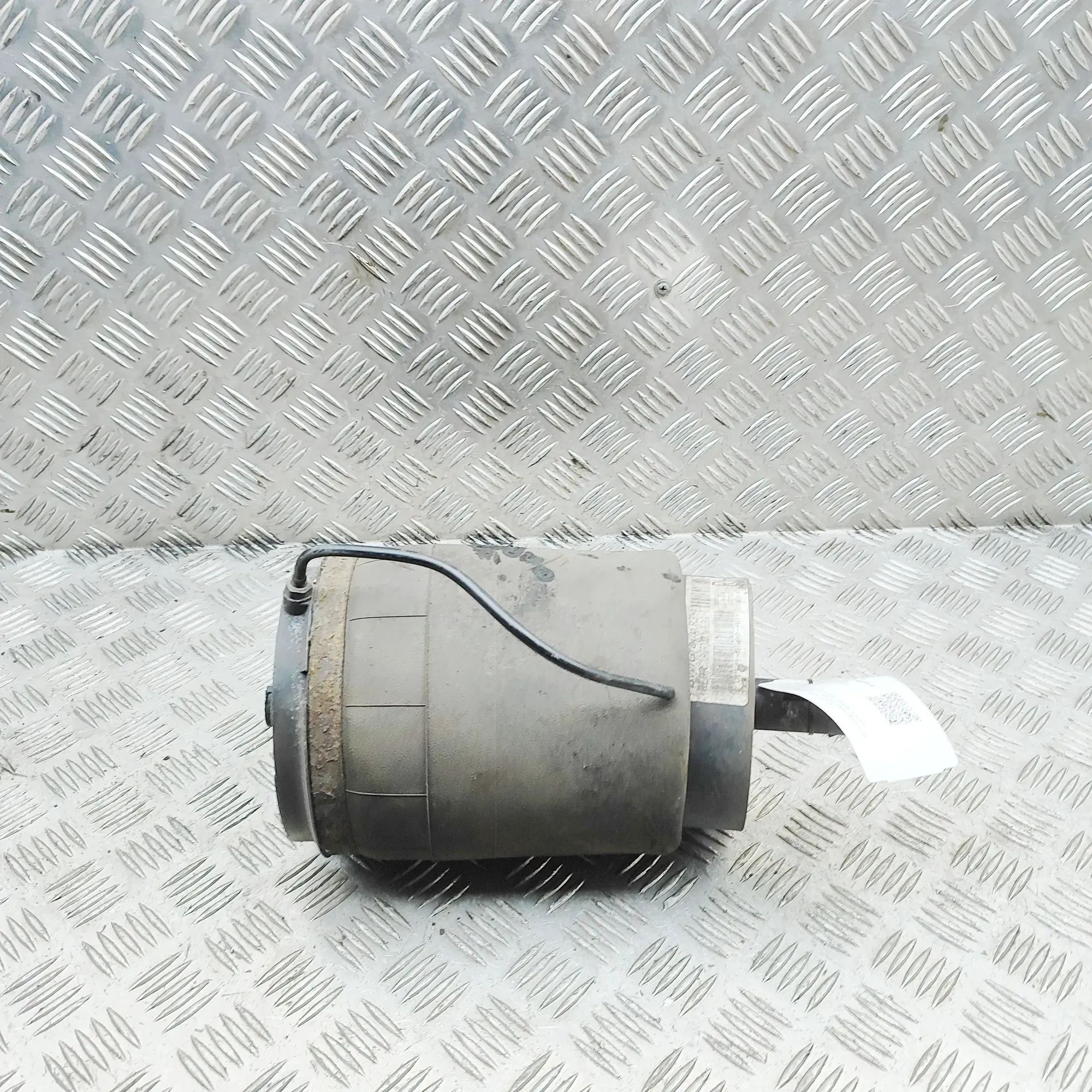 Land Rover Range Rover Sport (L494) Rear Right Air Suspension Spring Bag Rear Right Air Suspension Spring Bag — LAND ROV...
