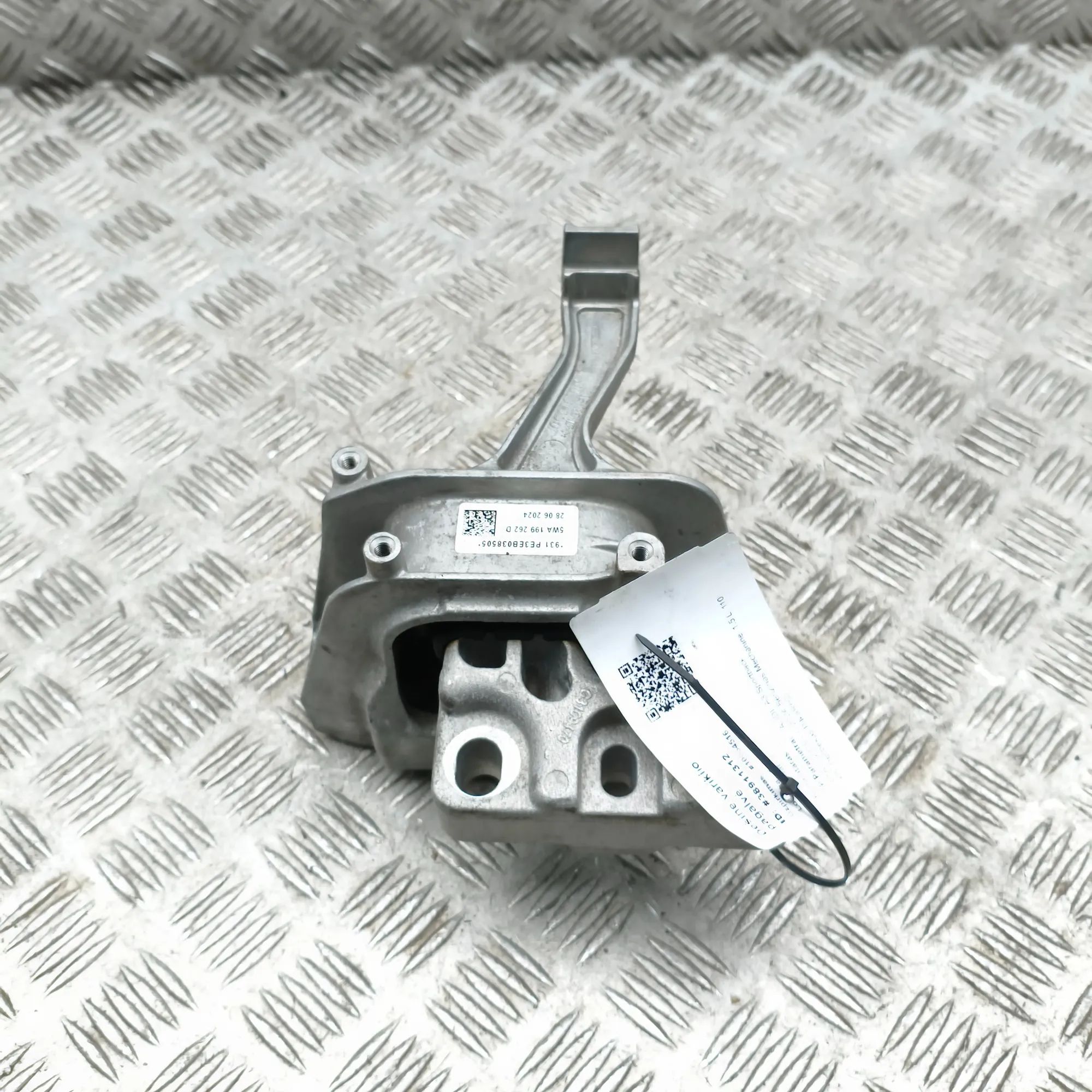 Audi A3 (8Y)  Right Side Engine Mount Right Side Engine Mount — AUDI A3 (Sportback 8Y...