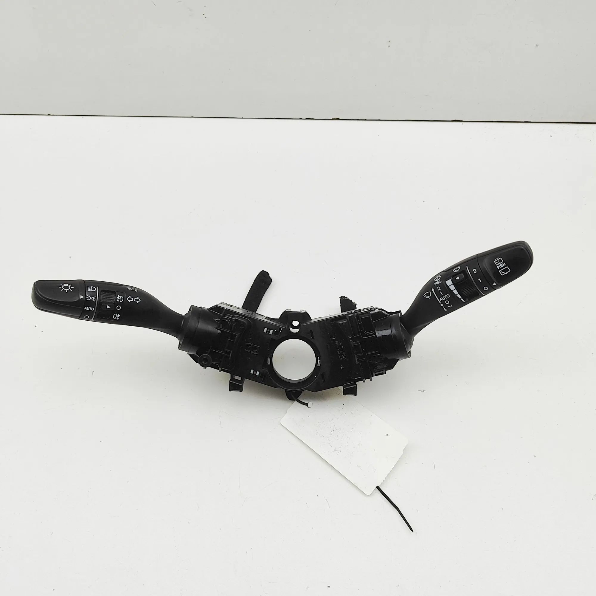 Hyundai Santa Fe Indicator Wiper Stalk Switch Indicator Wiper Stalk Switch — HYUNDAI SANTA (F...