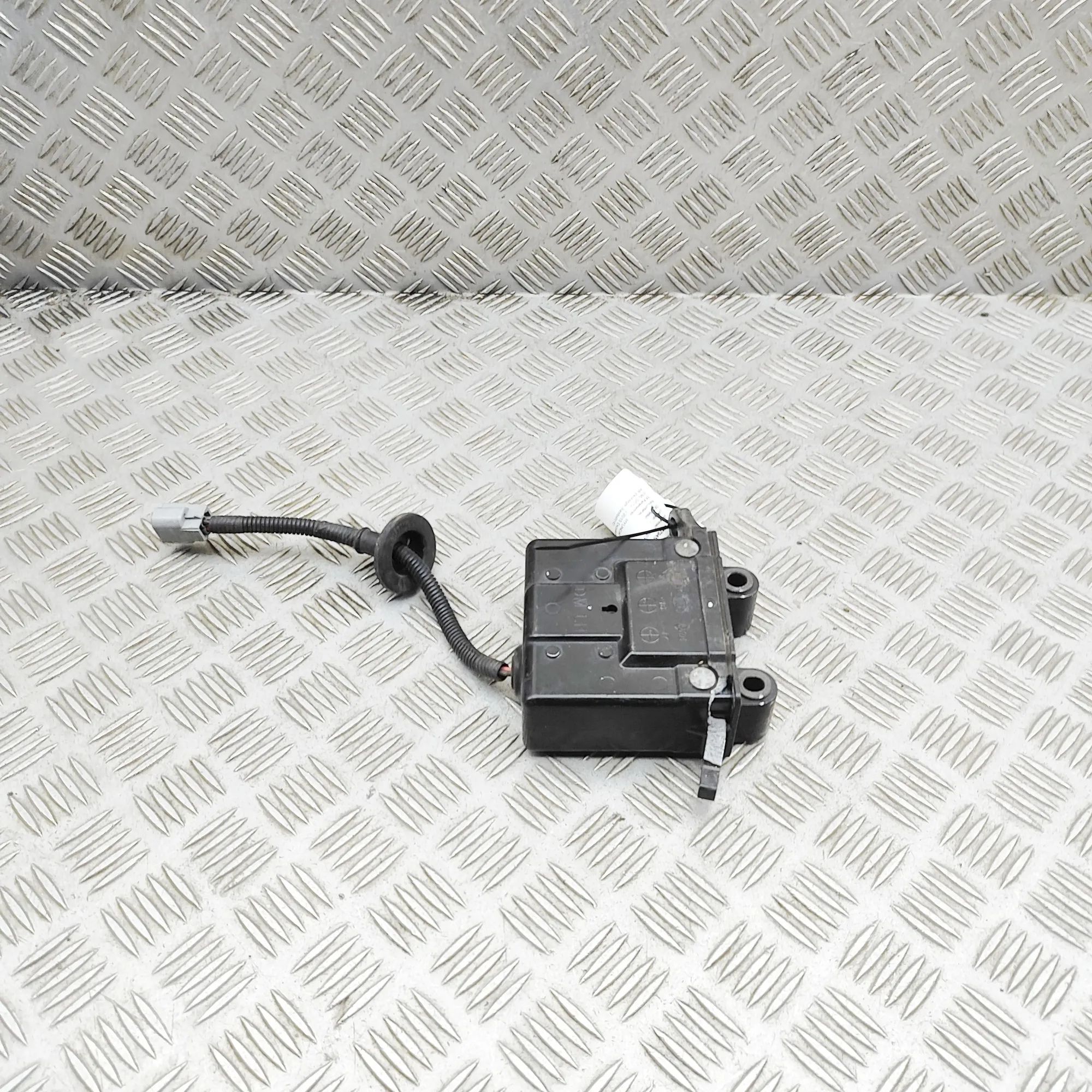 Hyundai Santa Fe Hood Hinge Actuator Hood Hinge Actuator — HYUNDAI SANTA (FÉ III DM)...