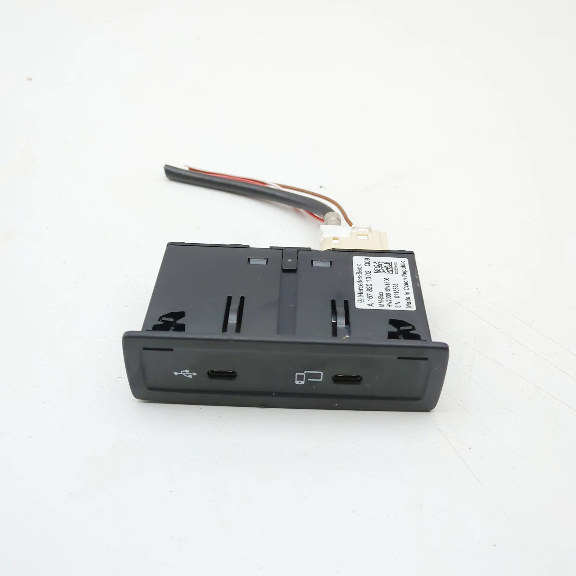 Mercedes-Benz EQC (N293) USB USB — MERCEDES BENZ EQC (2020-...) — A167820130...
