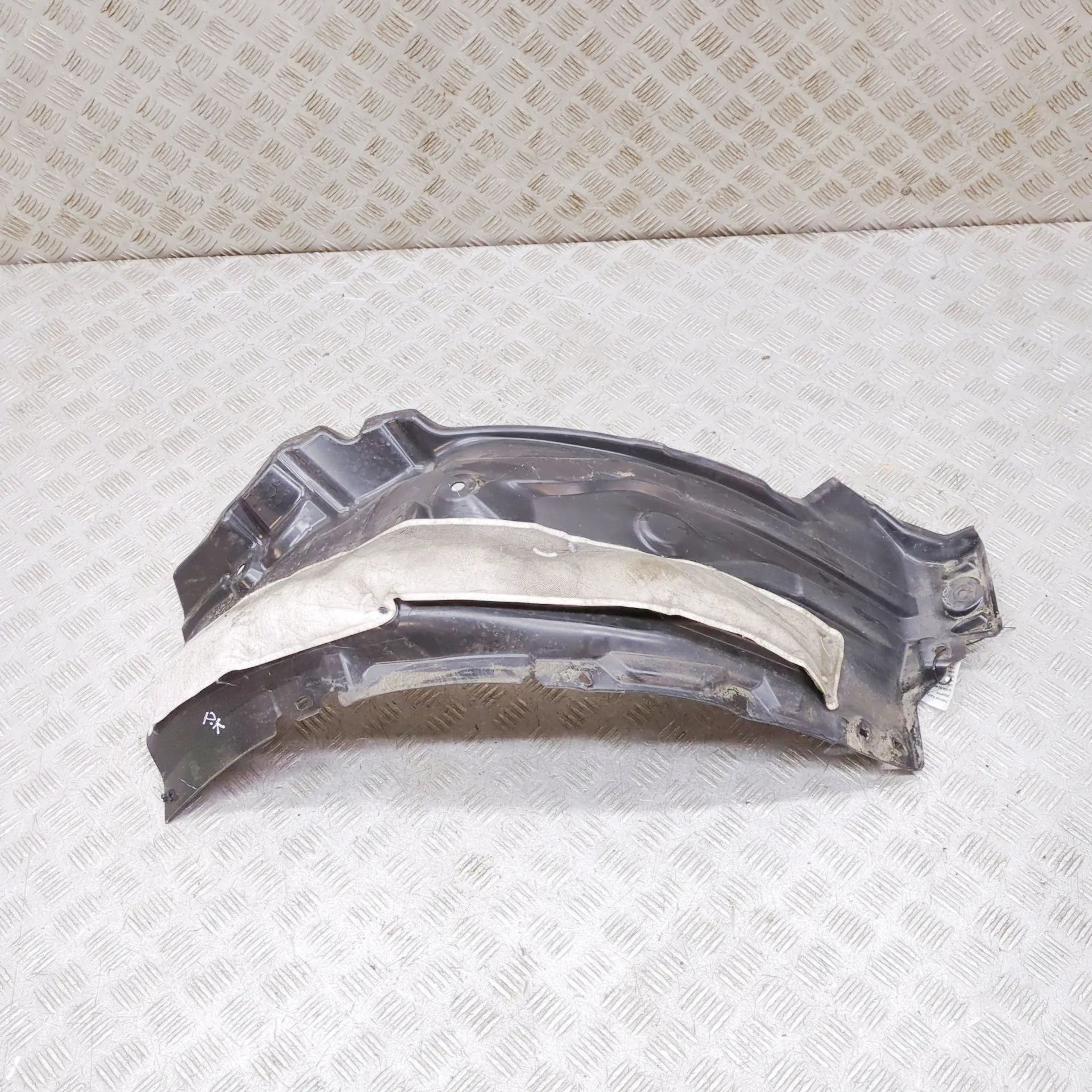 Toyota Corolla Wheel arch liner — front — left — rear section Wheel arch liner — front — left — rear section ...
