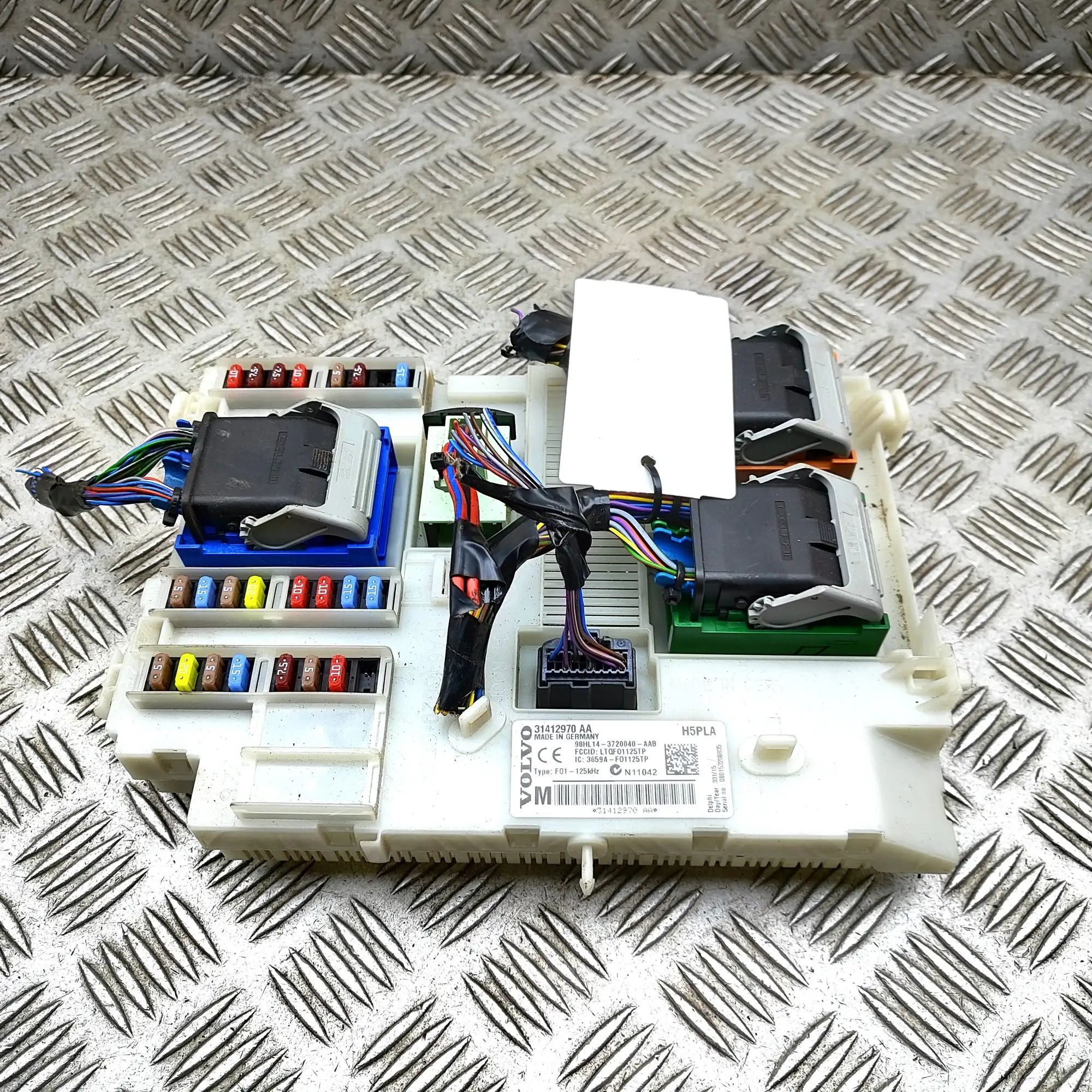 Volvo XC60 Comfort Control Unit Comfort Control Unit — VOLVO XC60 (2008-2017) —...