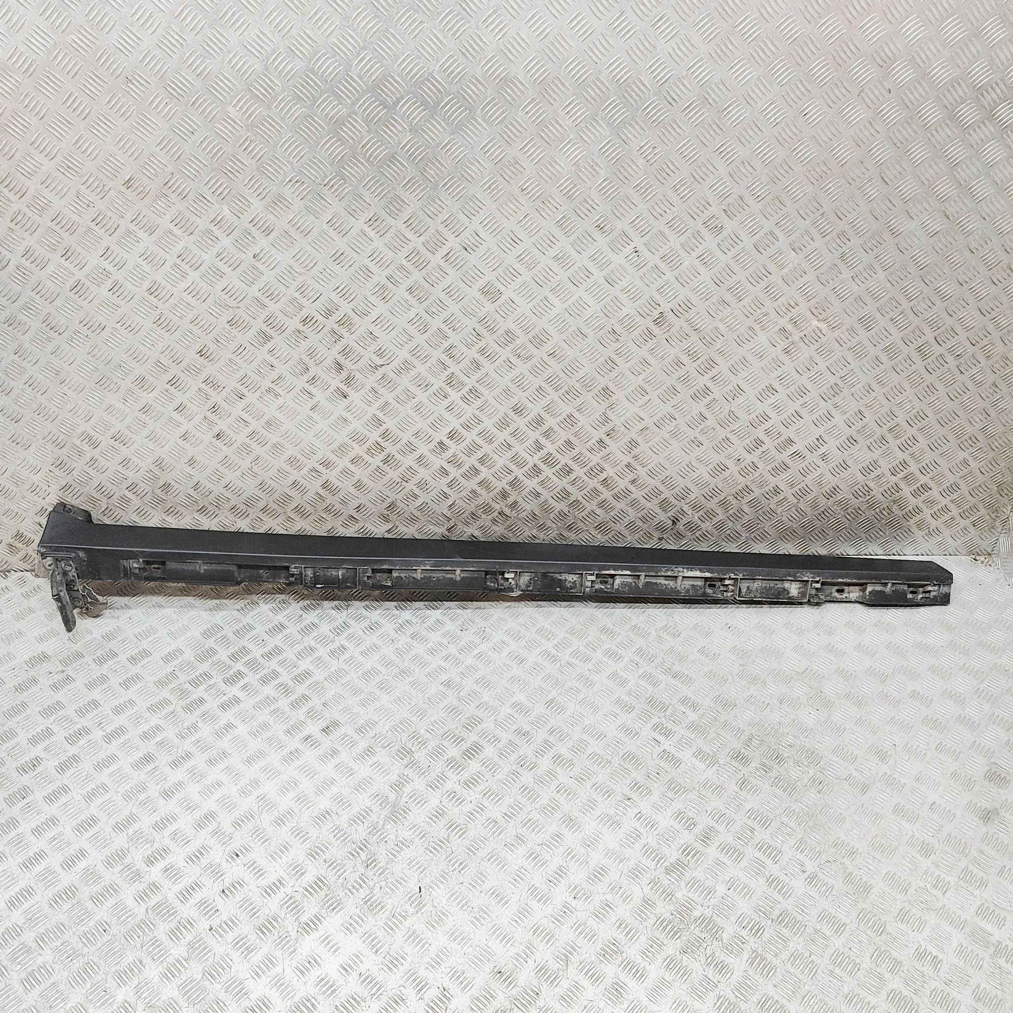 Land Rover Range Rover Velar Right Side Plastic Sideskirt Cover Right Side Plastic Sideskirt Cover — LAND ROVER...