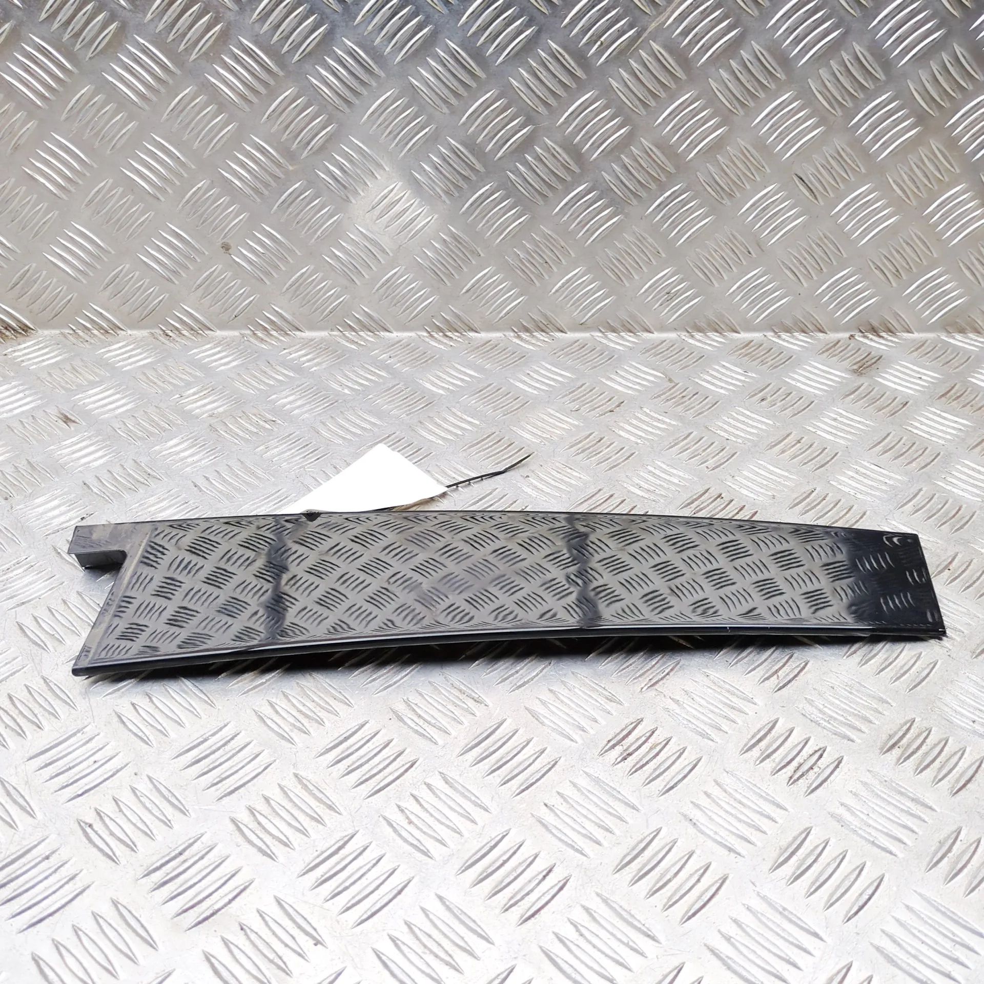 Mercedes-Benz EQC (N293) Vertical door trim — rear right Vertical door trim — rear right — MERCEDES BENZ...