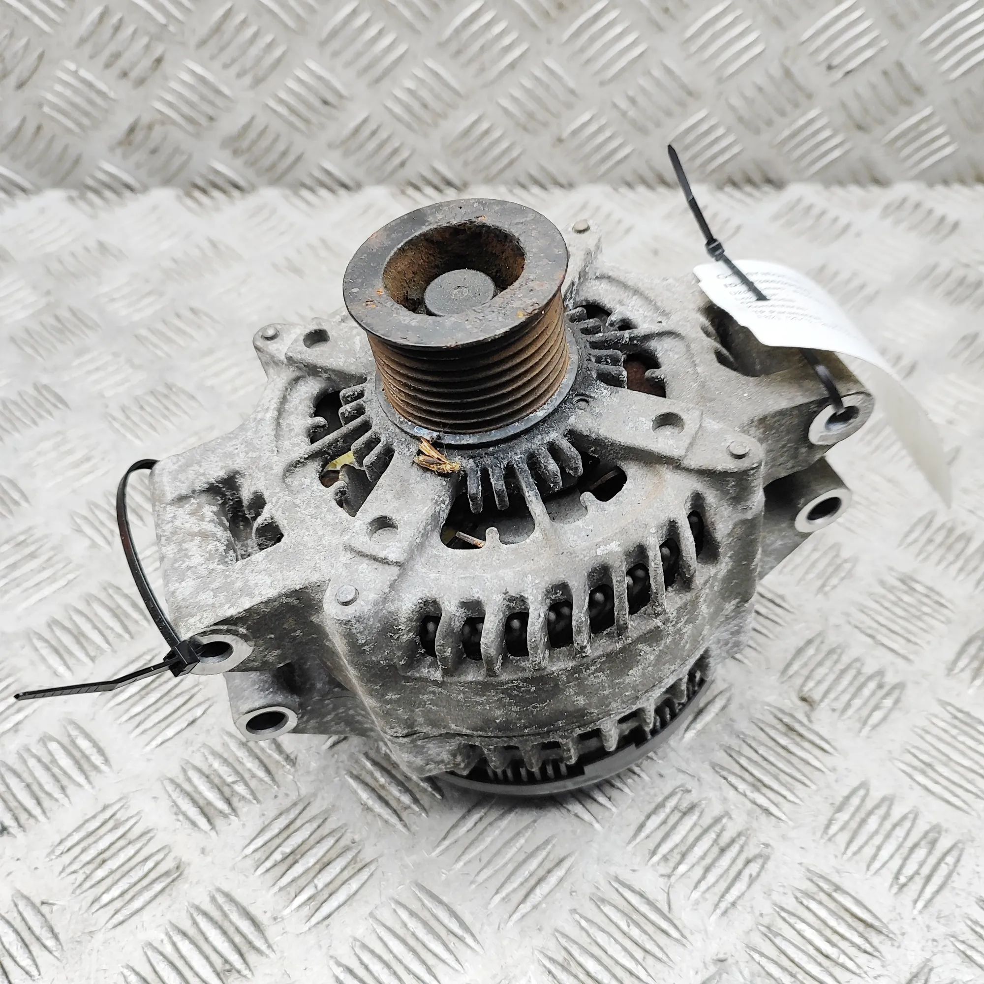 BMW 4 (F32 / F33 / F36) Alternator Alternator — BMW 4 SERIES (F32, F33, F36, F82, ...