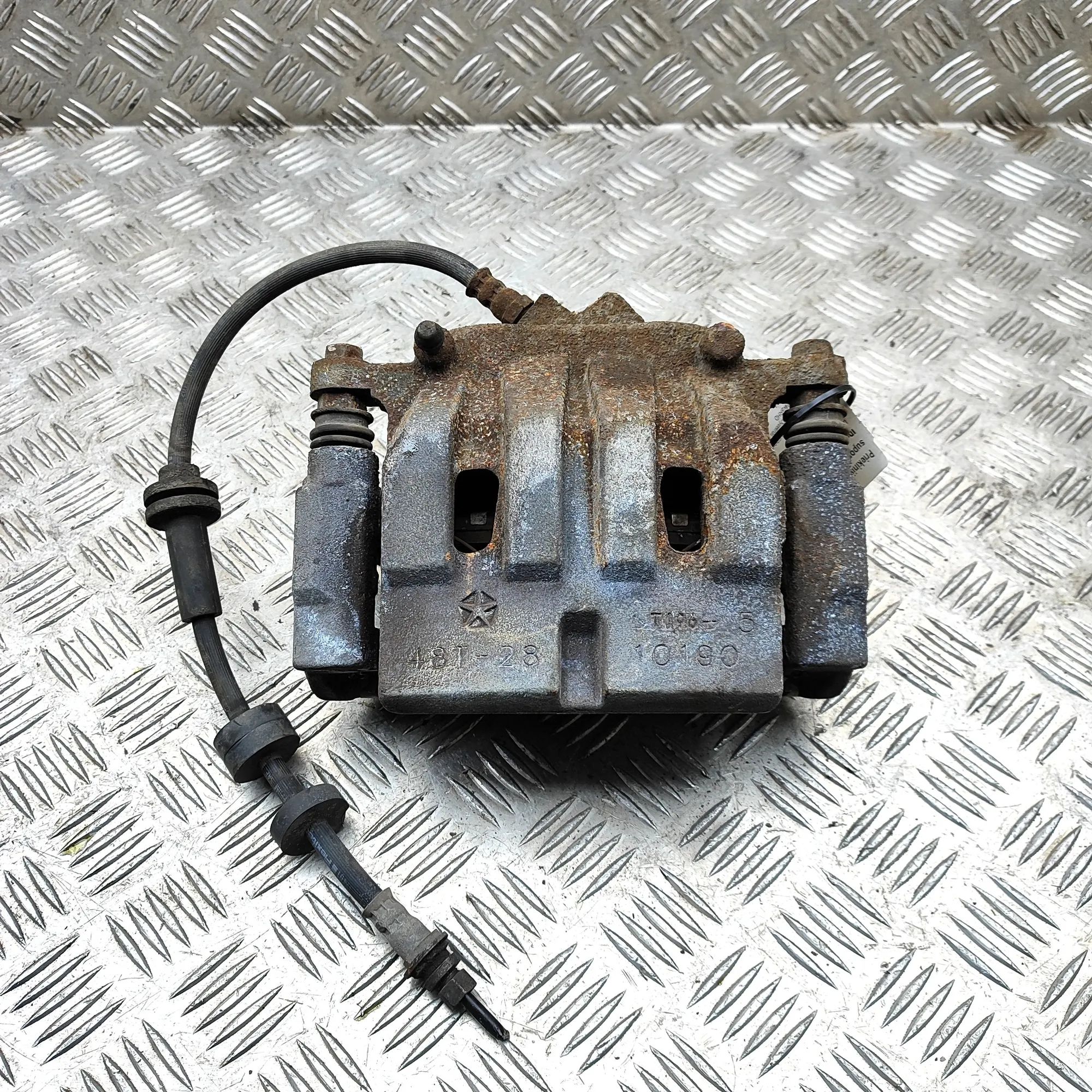 Jeep Cherokee (KL) Brake caliper — front right Brake caliper — front right — JEEP CHEROKEE (KL...