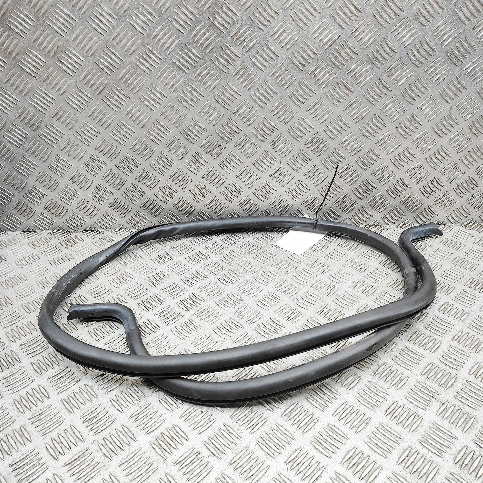 Porsche Panamera Engine rubber seal Engine rubber seal — PORSCHE PANAMERA (970) (20...