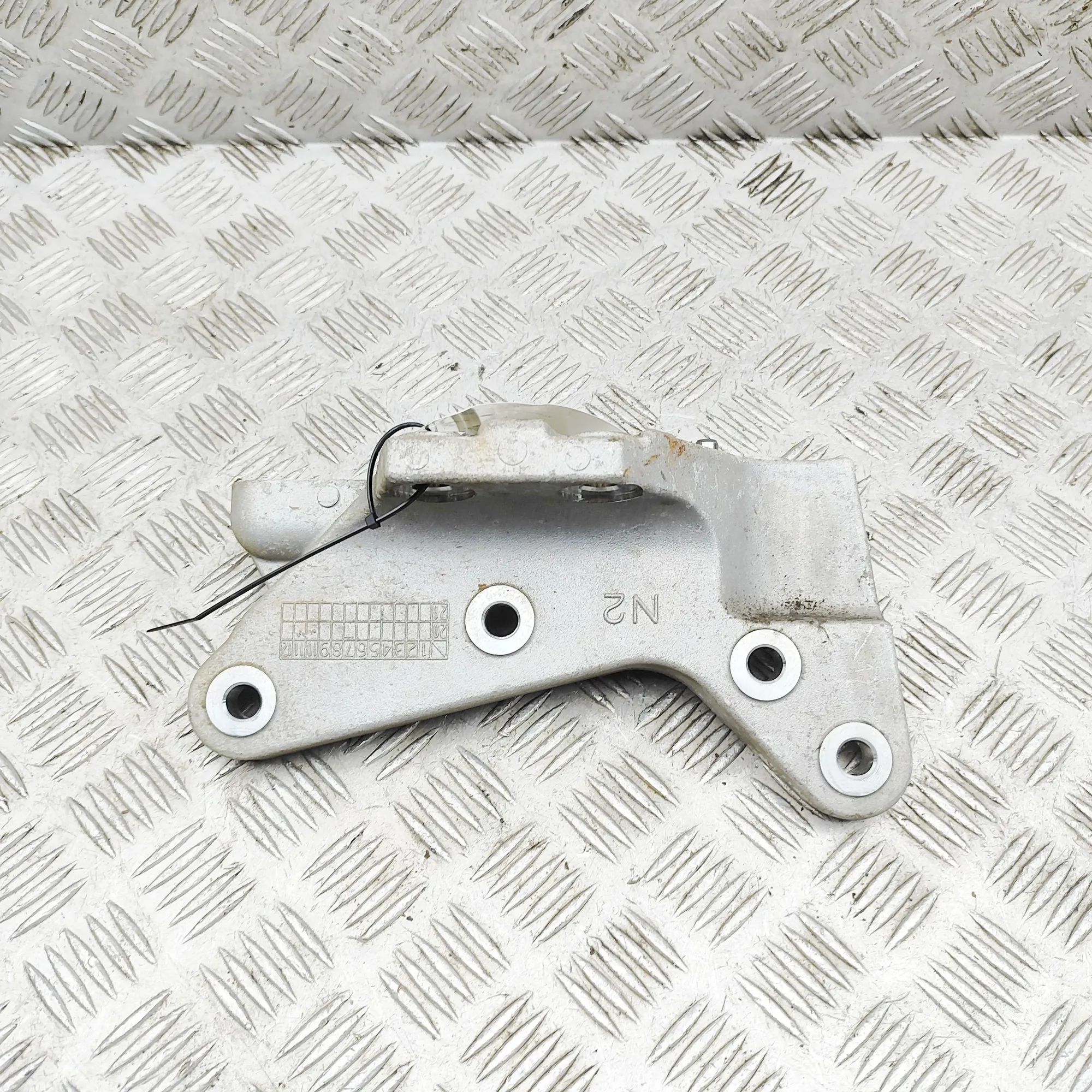 Hyundai Kona Left Side Engine Bracket Left Side Engine Bracket — HYUNDAI KONA (2017-....