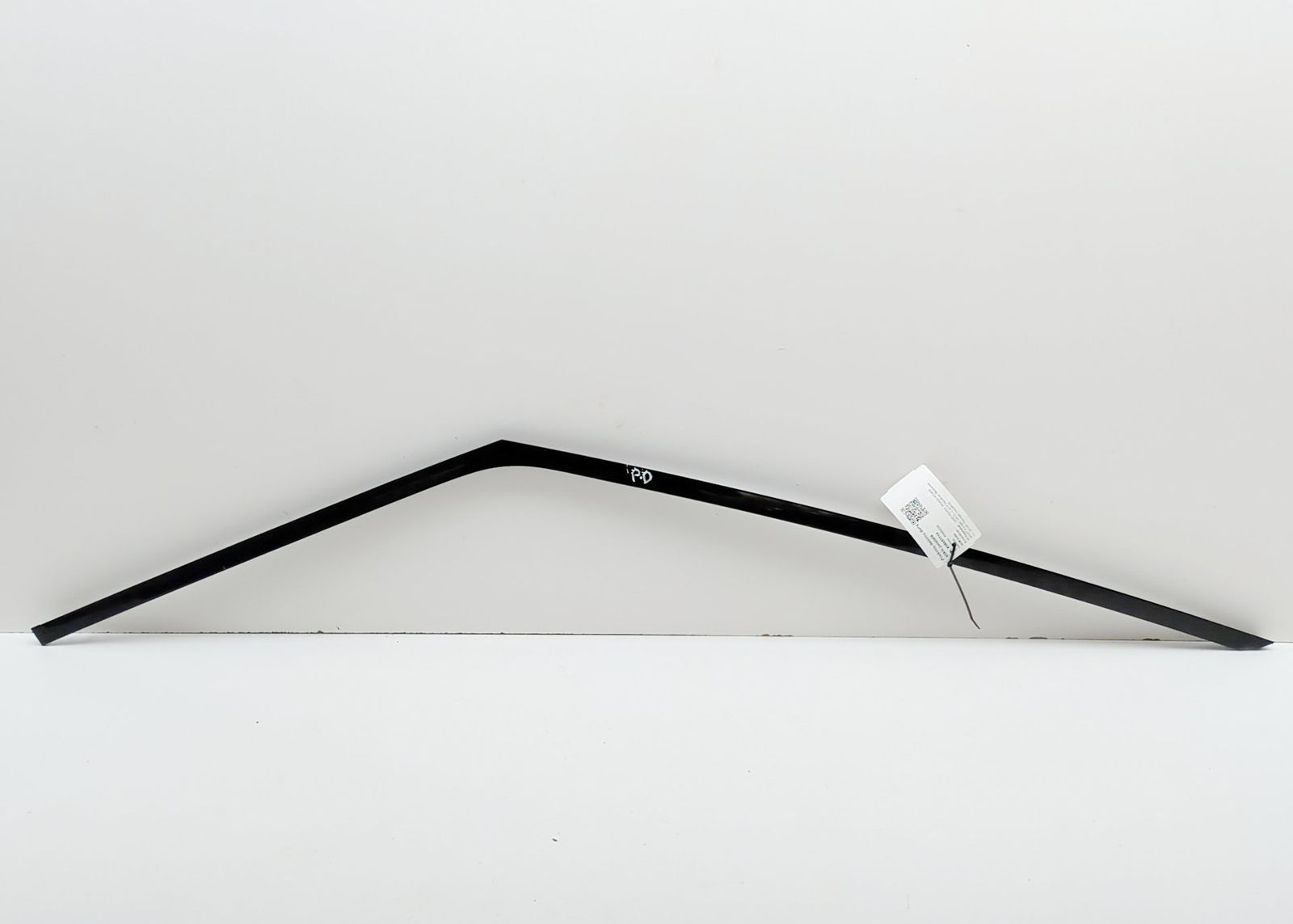 Land Rover Range Rover Sport (L494) Upper door trim strip — front right Upper door trim strip — front right — LAND ROVE...