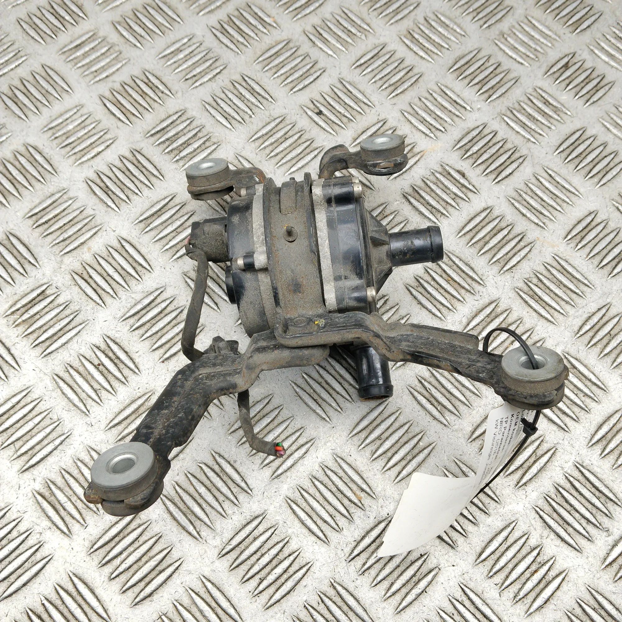 Kia Niro Auxiliary Water Pump Auxiliary Water Pump — KIA NIRO (2016-...) — 37...